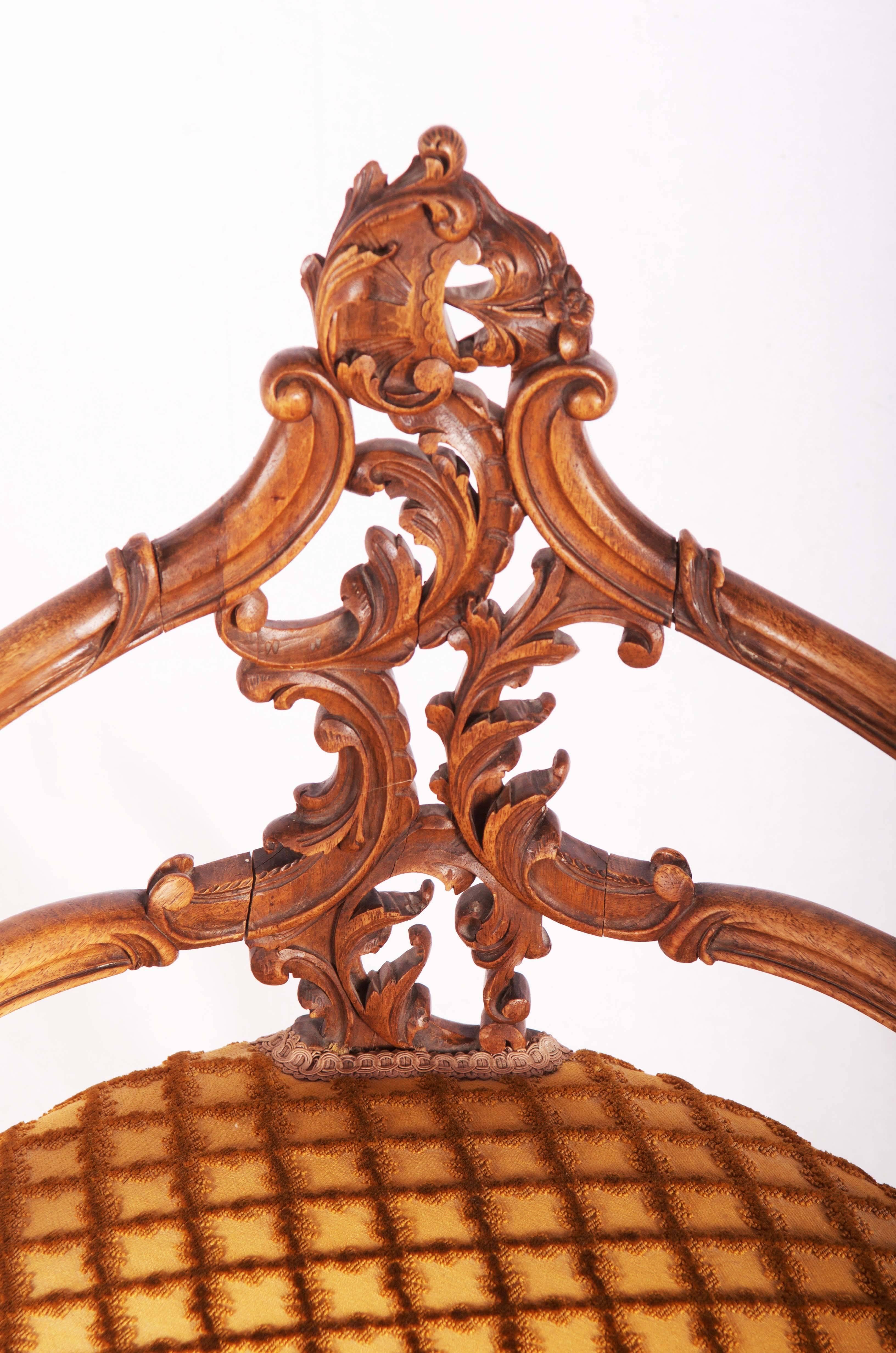 French Louis XV Style Carved Walnut Corner Chair For Sale 3
