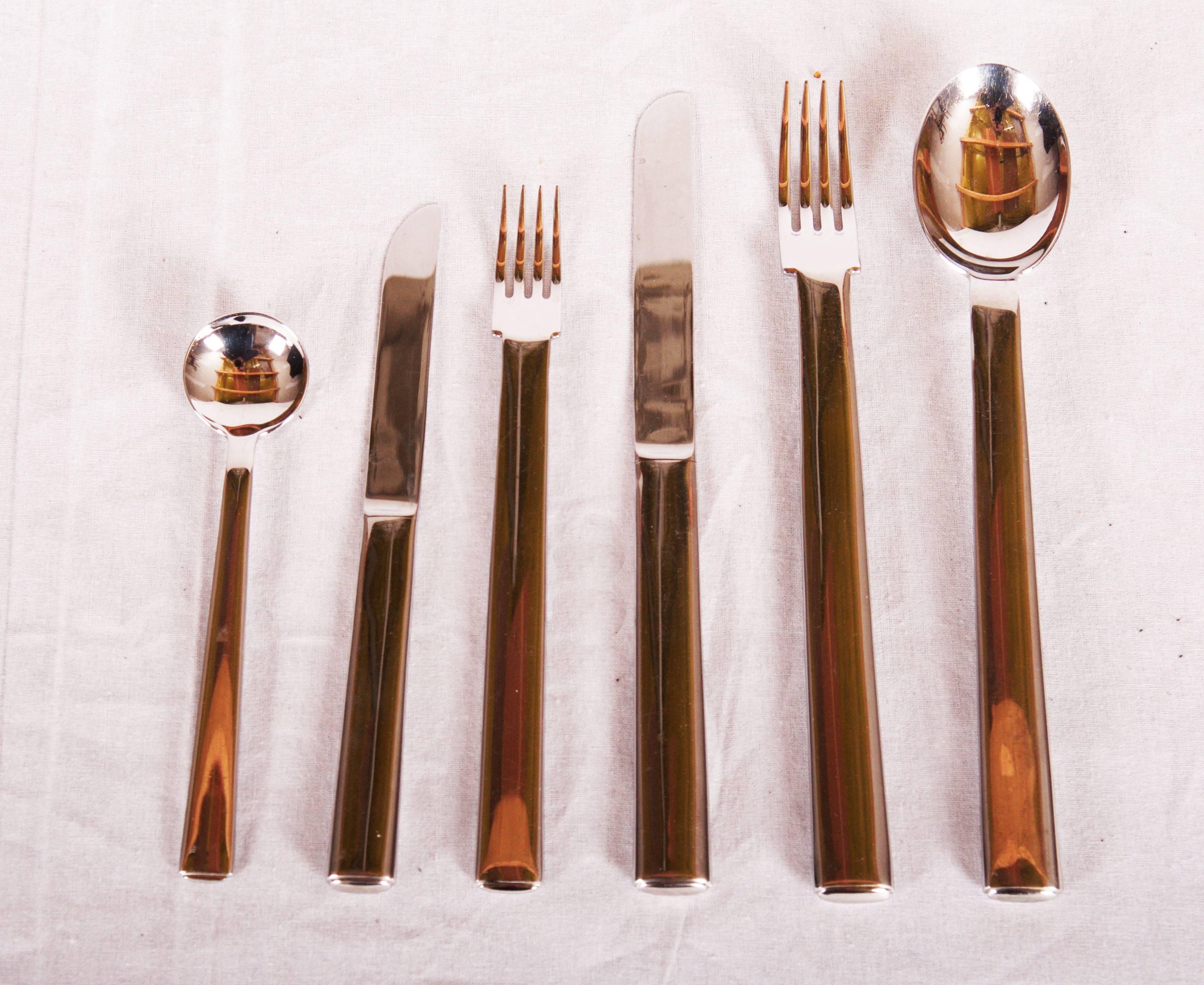 Timeless and elegant design by Josef Hoffmann from 1906 for Wiener Werkstätten.
The last edition from the year 2000 made by officina ALESSI under license of M.A.K. (Museum of Applied Arts) in Vienna.
The cutlery consist of  36 parts (for 6
