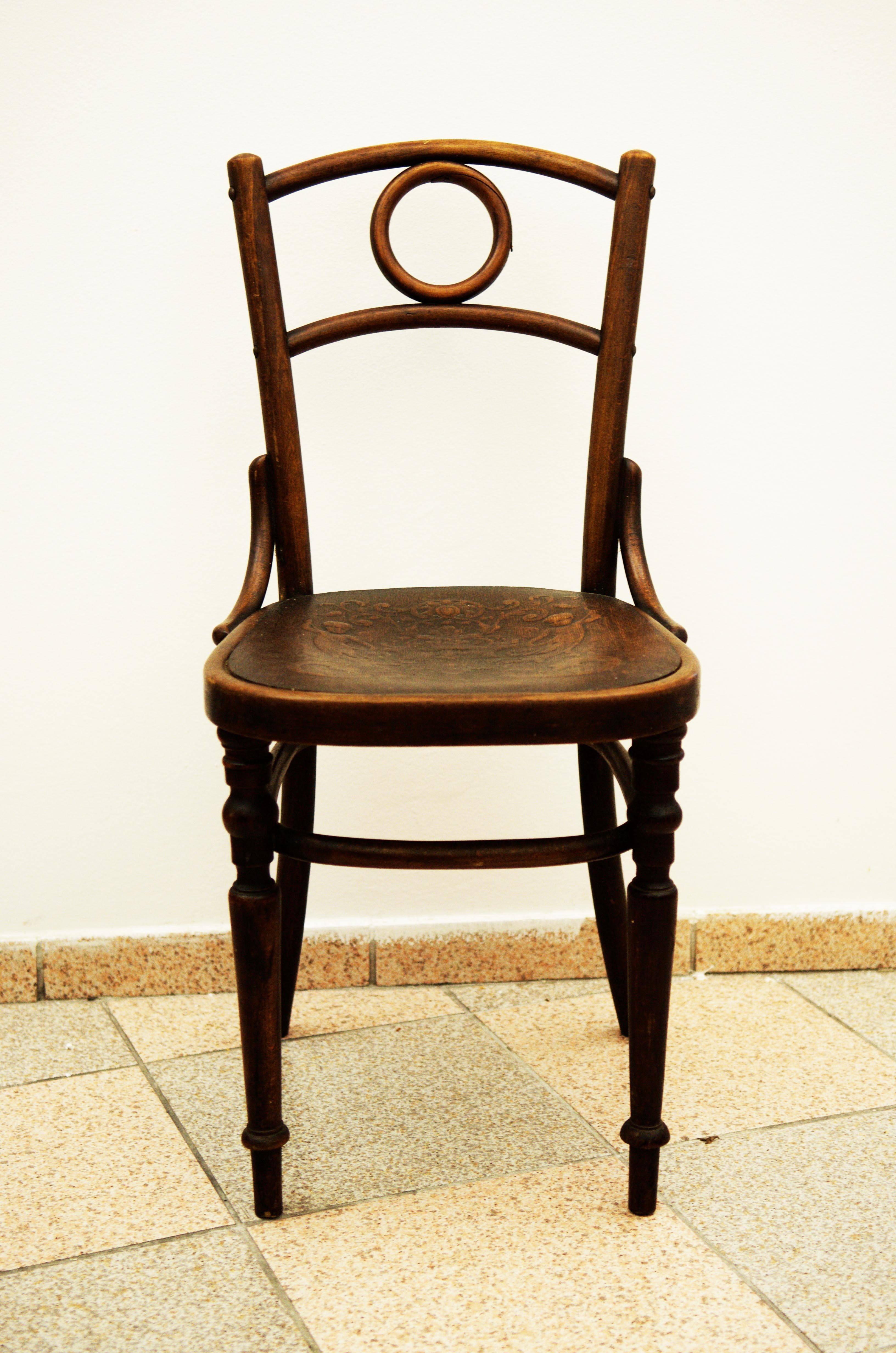 Late 19th Century Bentwood Chairs Attributed to Thonet 