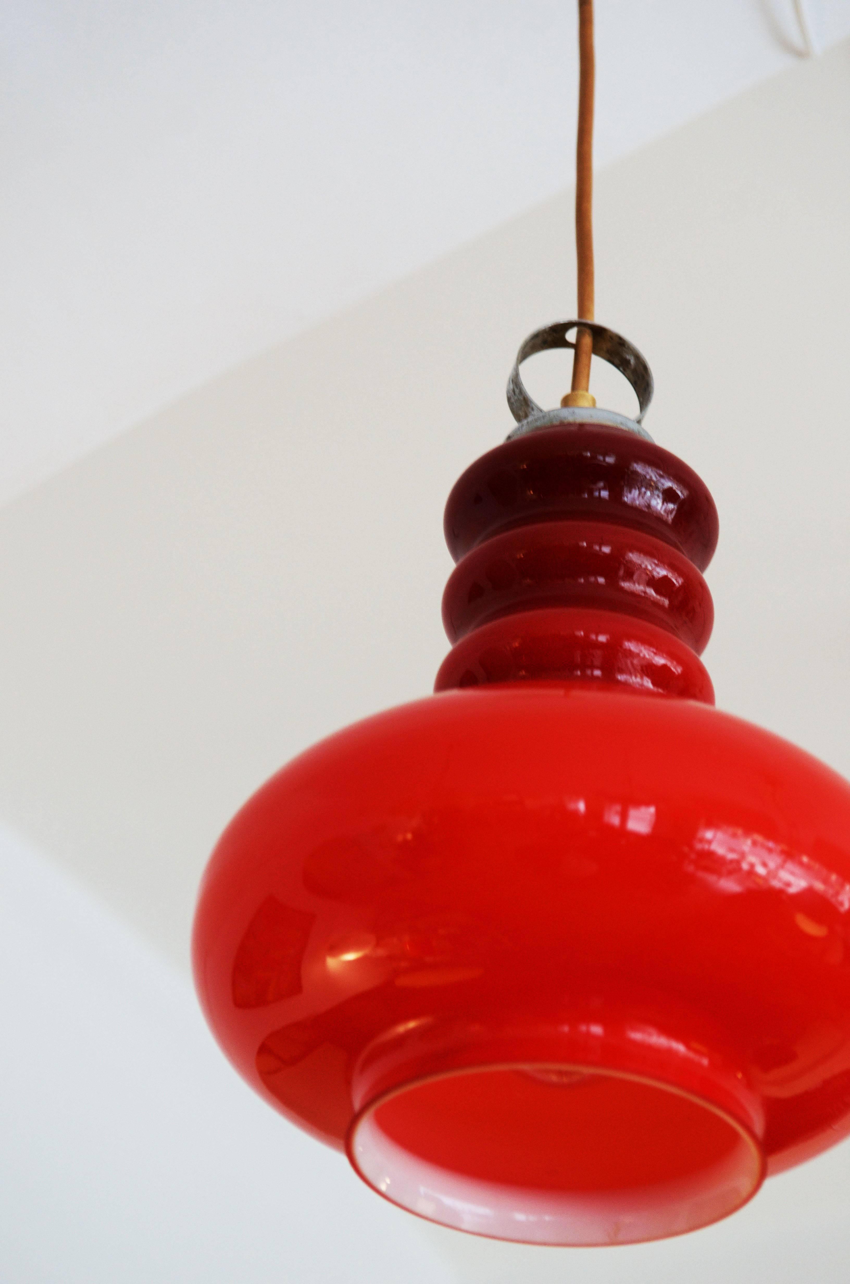 Red Glass Pendant Attributed to Peil & Putzler In Good Condition For Sale In Vienna, AT