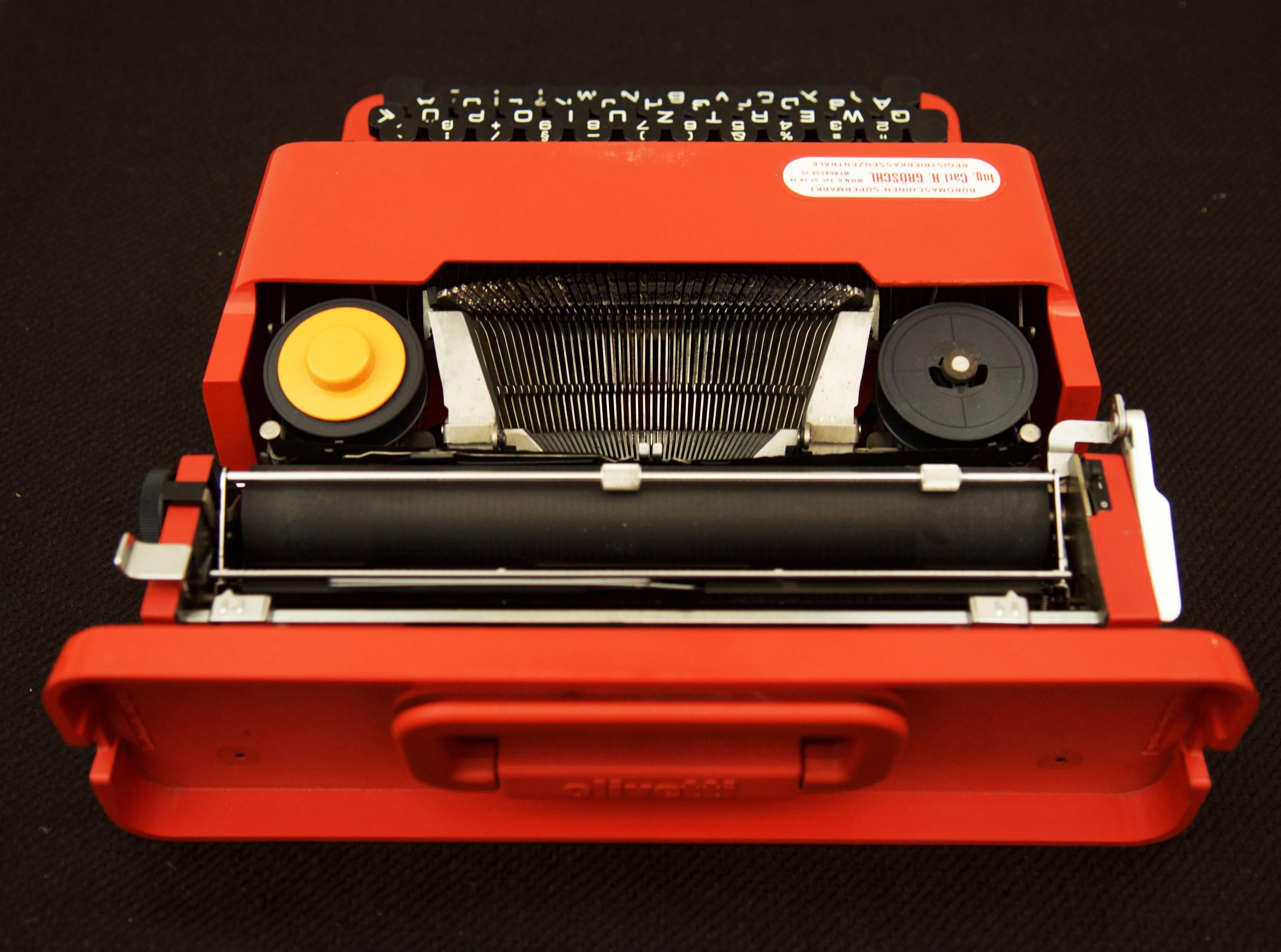 olivetti typewriter