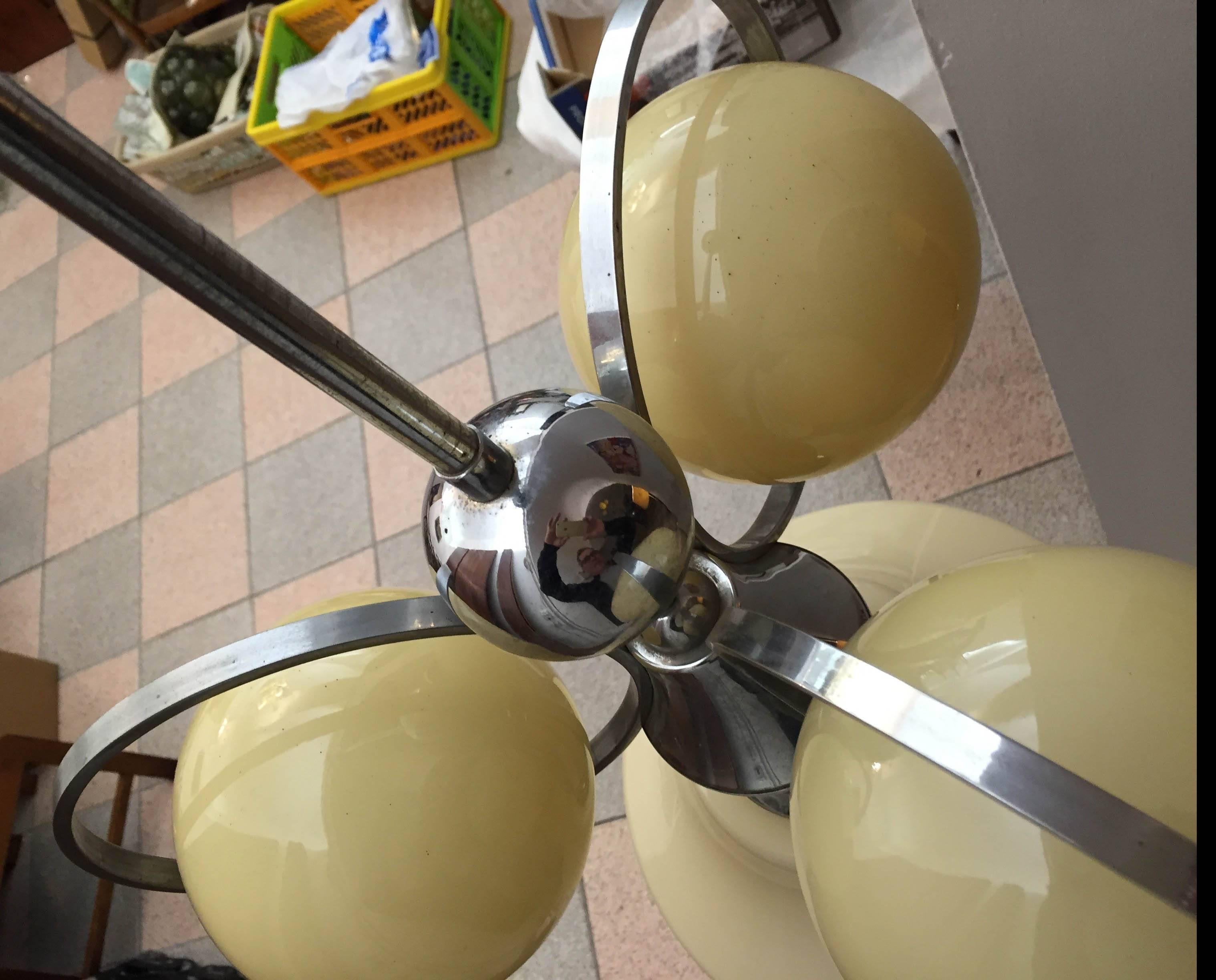 Milieu du XXe siècle Lustre à boules art déco en vente
