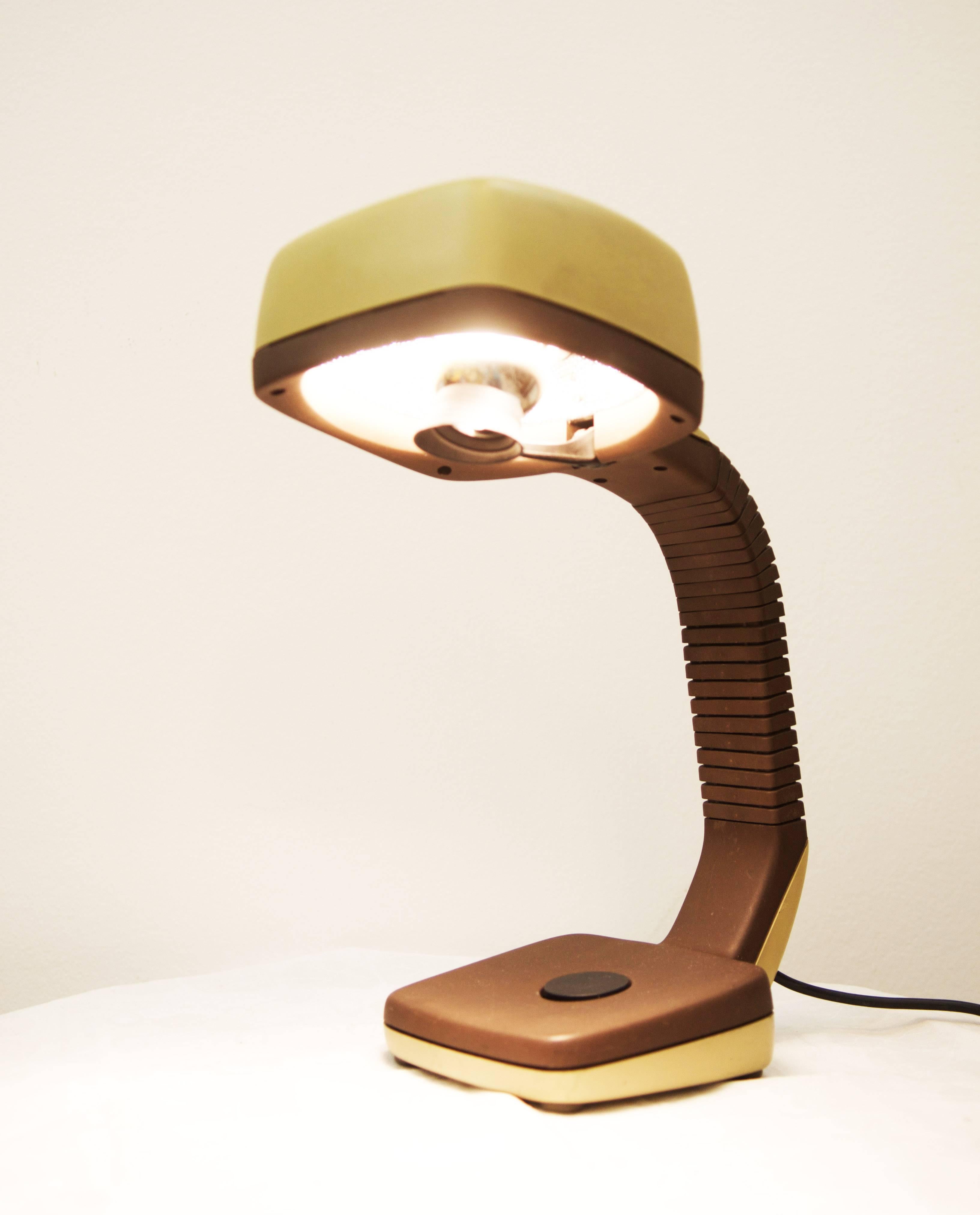 Gooseneck Desk Lamp By Hoffmeister From the 1970s-1980s In Excellent Condition For Sale In Vienna, AT