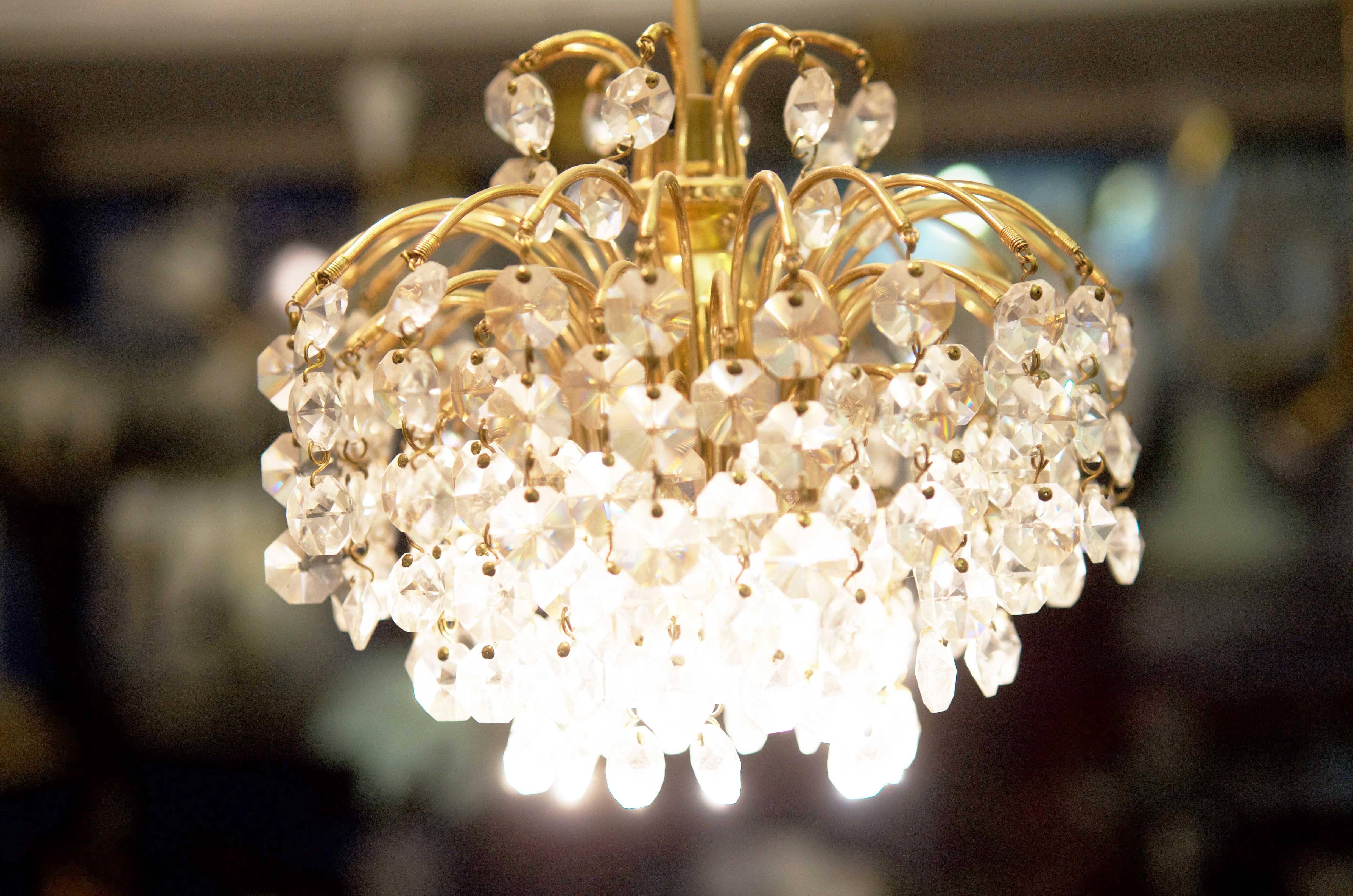 Late 20th Century Austrian Cut Crystal Cascading Chandelier Attributed to Bakalowits & Söhne