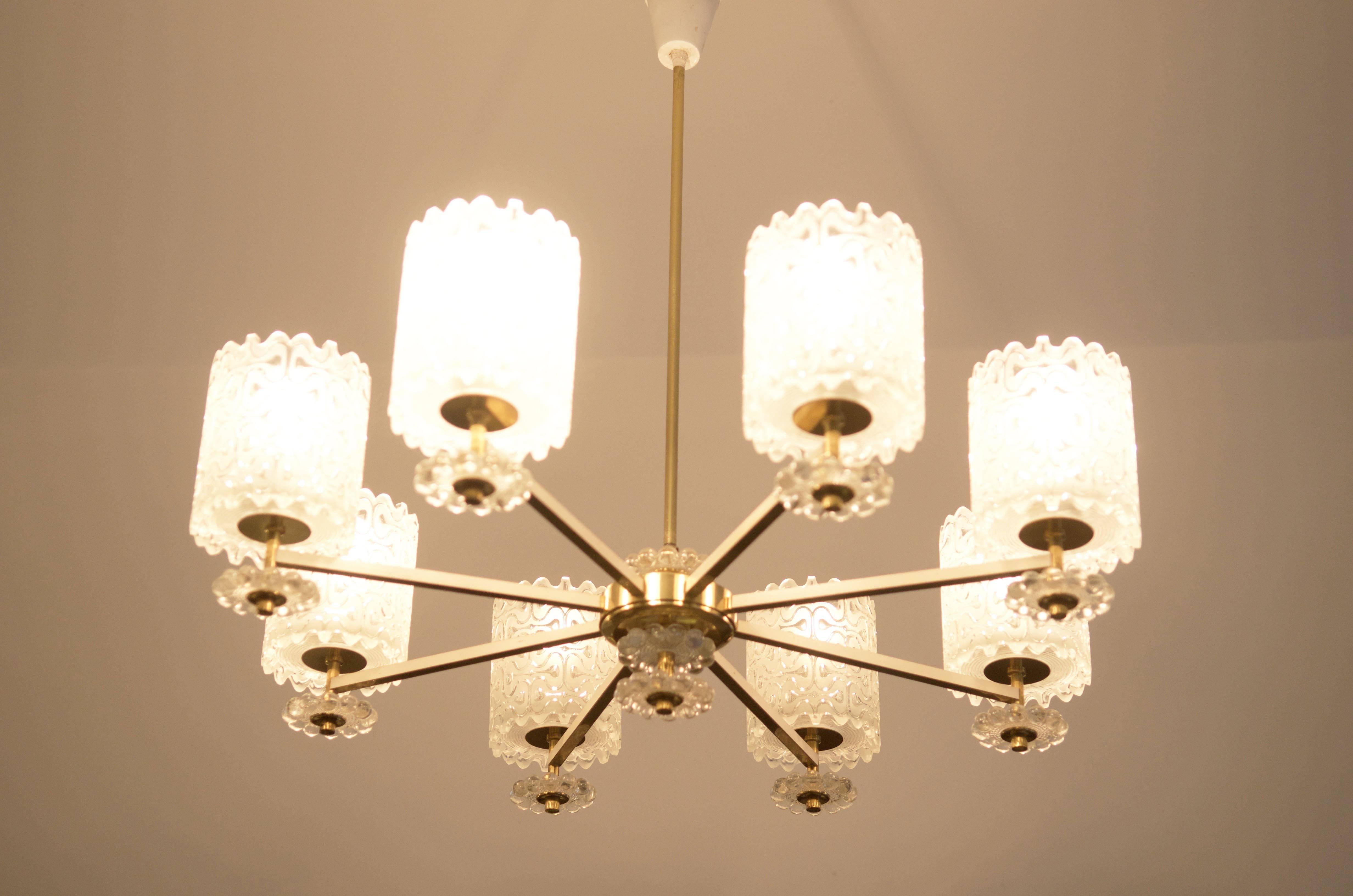 Austrian Large Chandelier From the 1970s In Excellent Condition In Vienna, AT