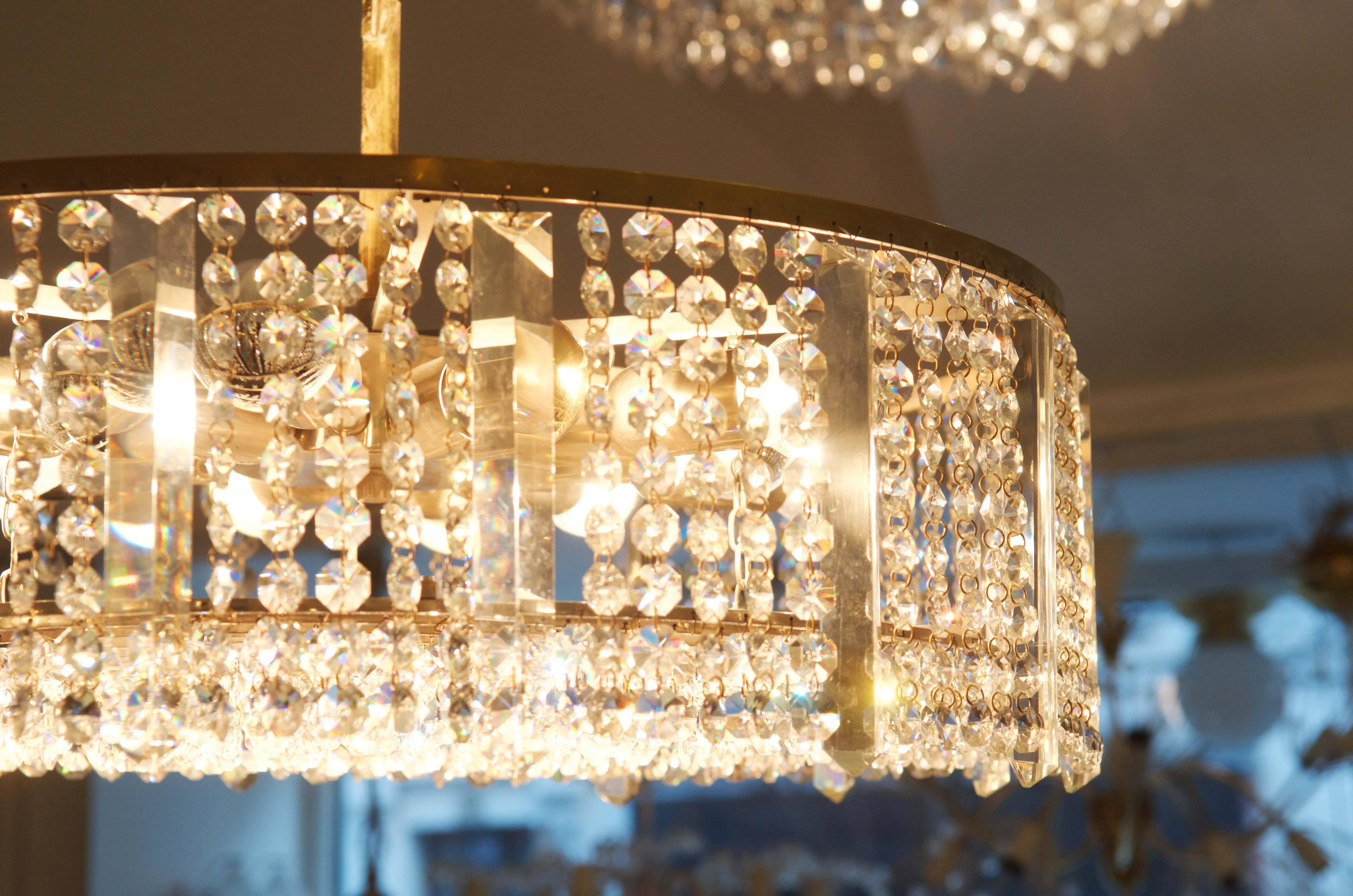 Austrian Cut Crystal Chandelier by Bakalowits & Söhne In Excellent Condition For Sale In Vienna, AT