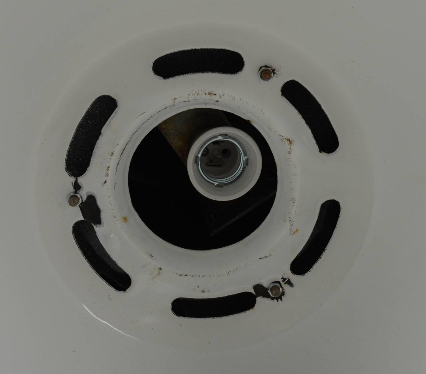 Ceco Grande lampada a sospensione industriale di fabbrica ceca nera e grigia in vendita