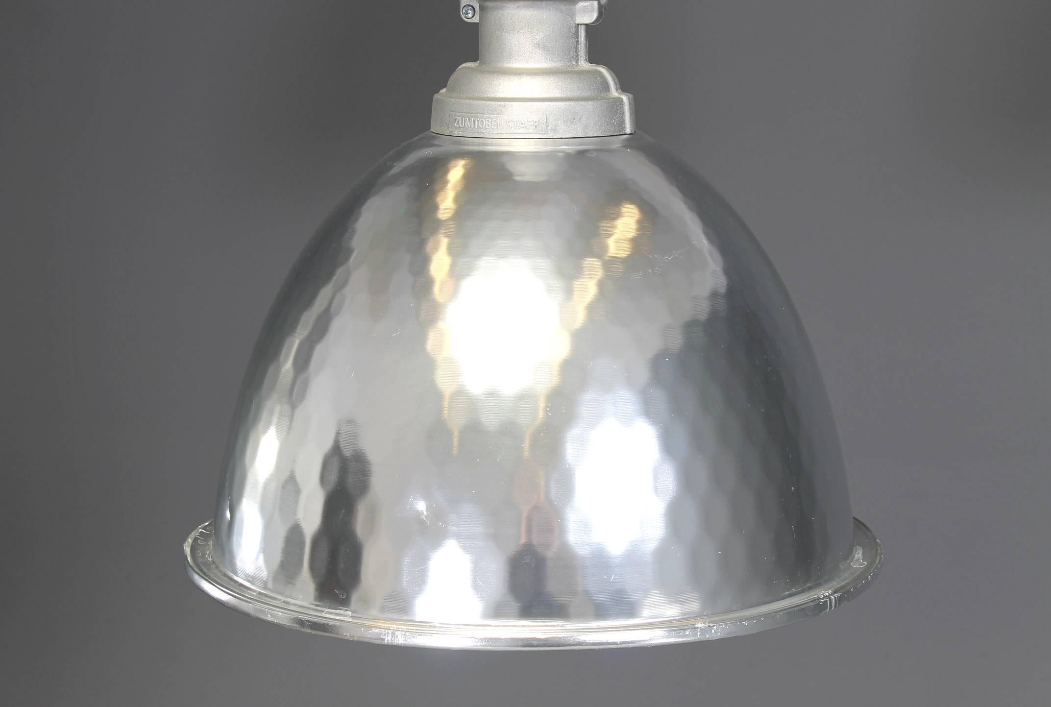 Allemand Lampes à suspension ou plafonniers industriels d'usine par Zumtobel en vente