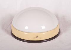 Lámpara industrial de pared o techo de baquelita Bauhaus de los años 40