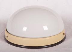 Lampe murale ou plafonnier industrielle Bauhaus en bakélite des années 1940