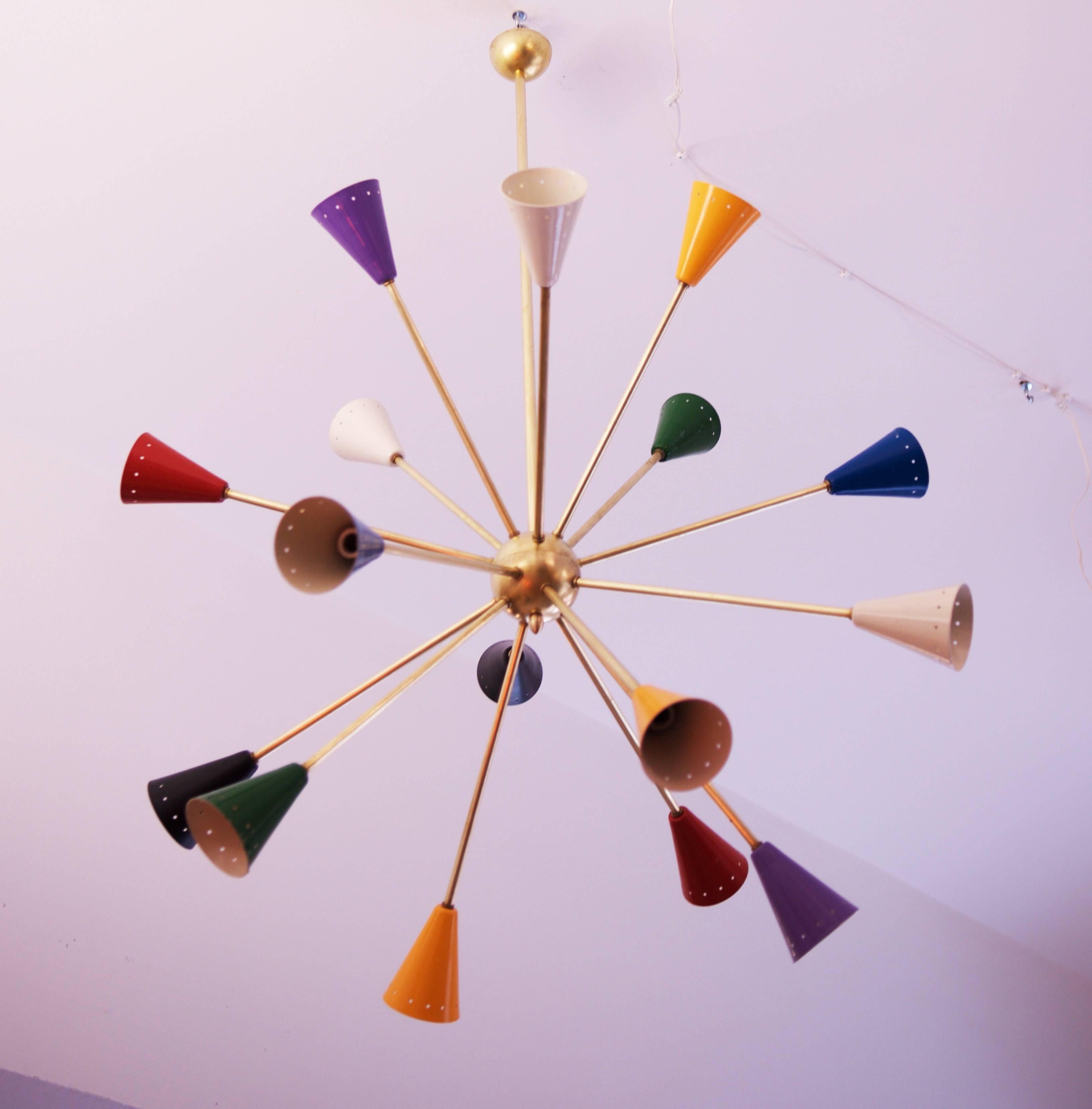 Colorful Sputnik Chandelier in the Style of Stilnovo In Good Condition For Sale In Vienna, AT