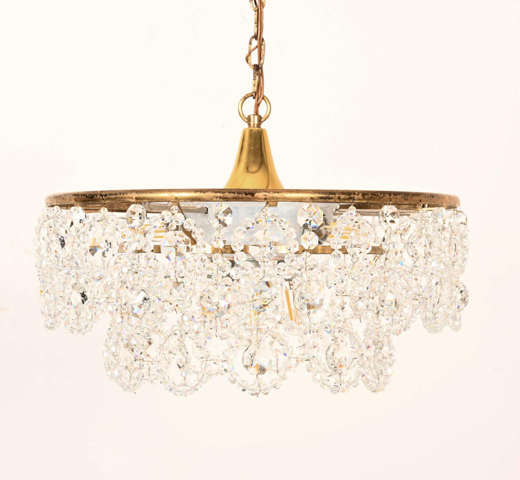 Lustre en cristal taillé du milieu du siècle en vente 6
