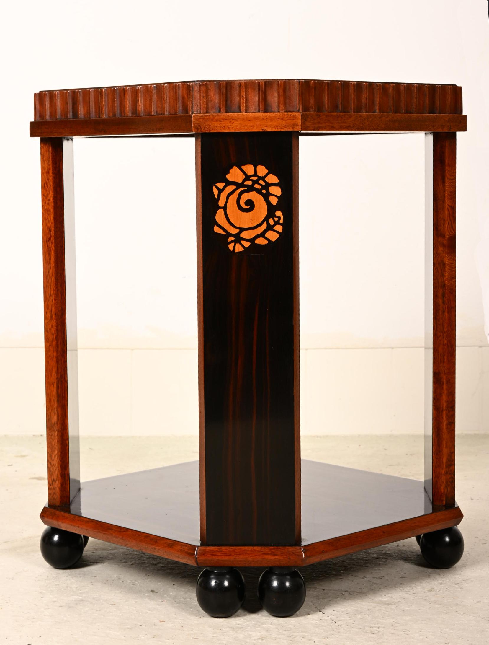 French Art Deco Side Table In Good Condition For Sale In Vienna, AT