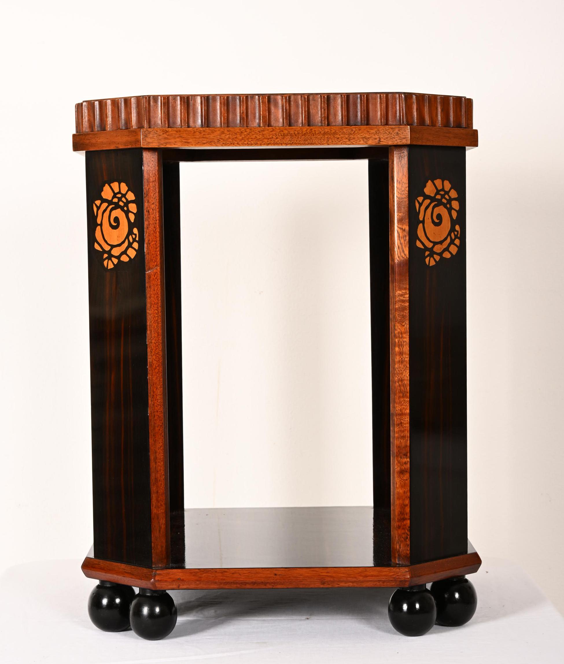 French Art Deco Side Table For Sale 1