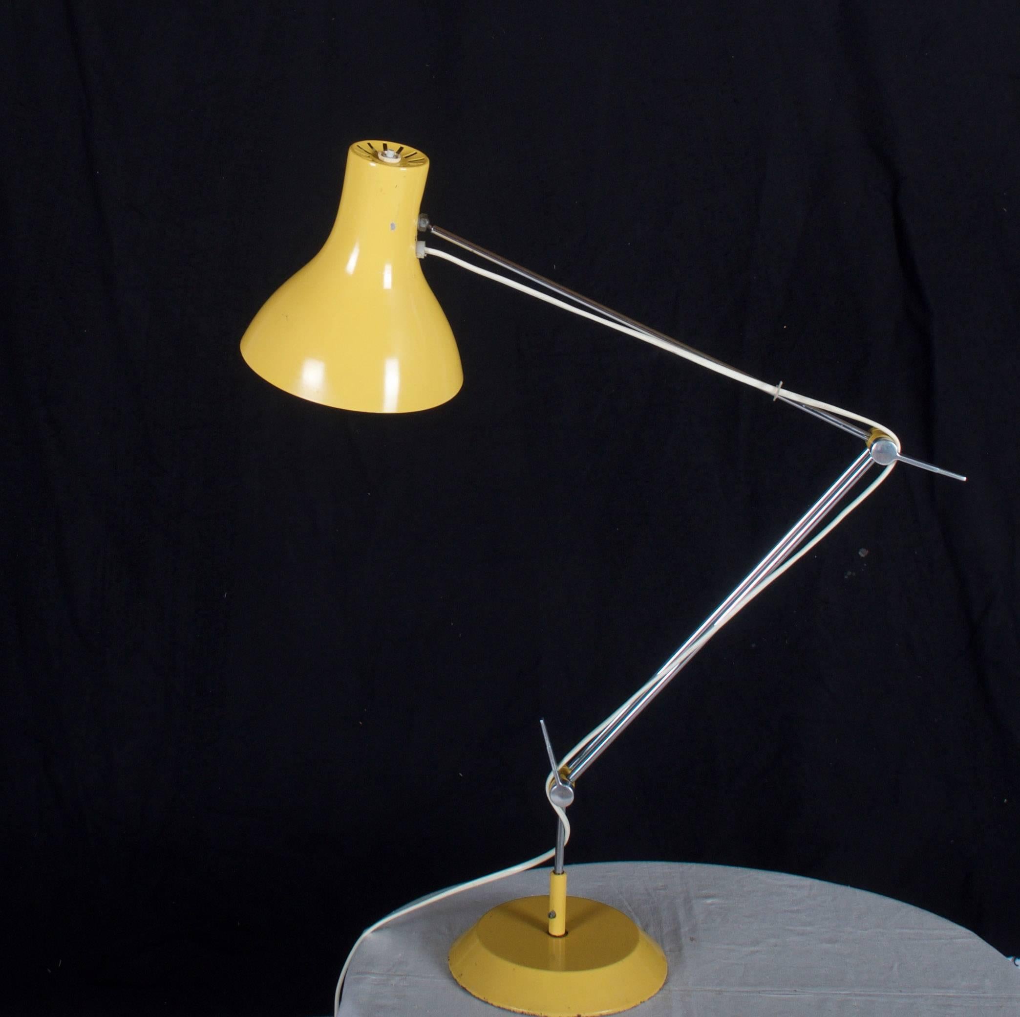 Gelbe Mid-Century-Tischlampe von Josef Hurka (Moderne der Mitte des Jahrhunderts) im Angebot