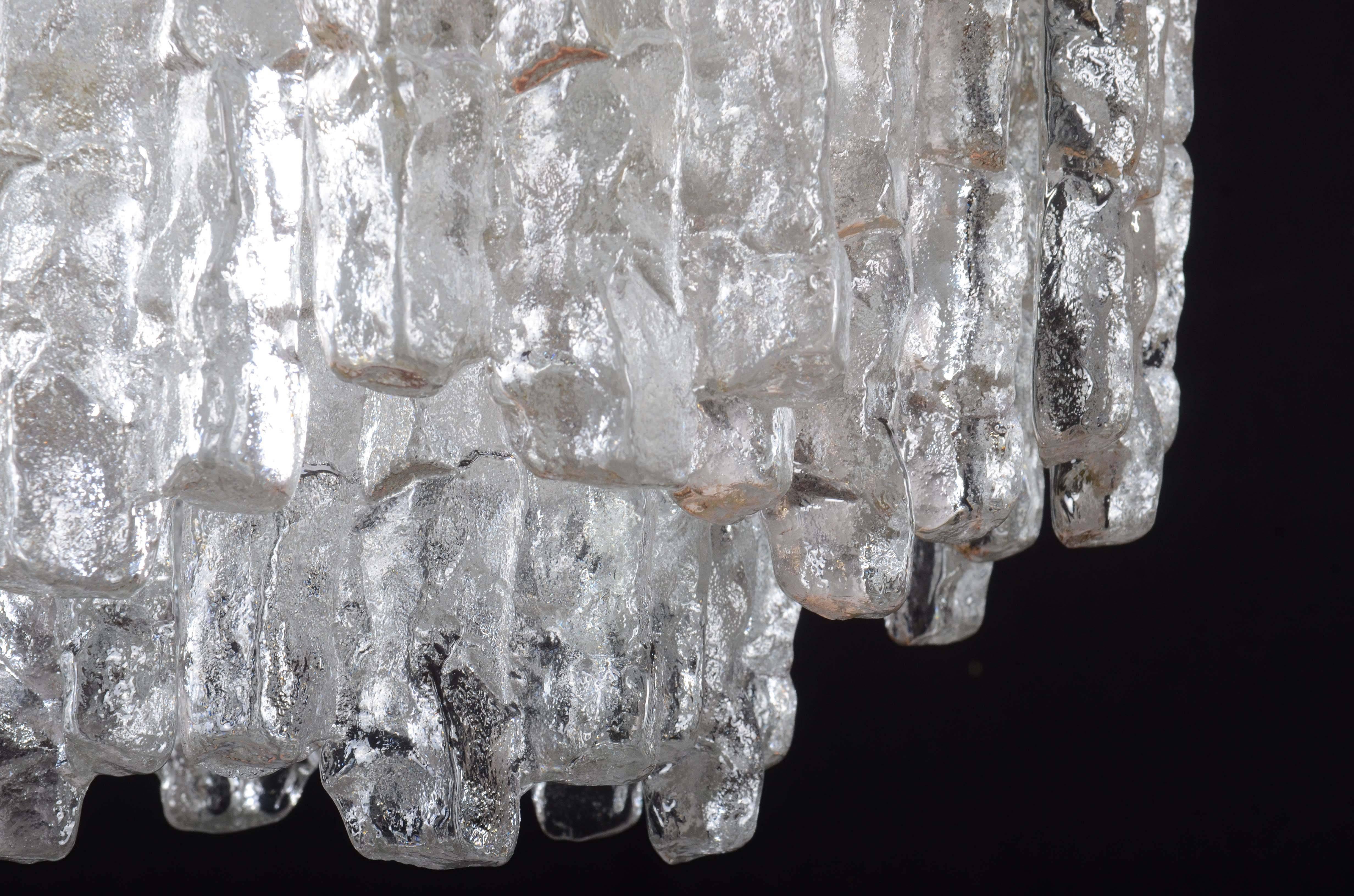 Beautiful Mid-Century Kalmar Ice Glass Chandelier In Excellent Condition For Sale In Vienna, AT