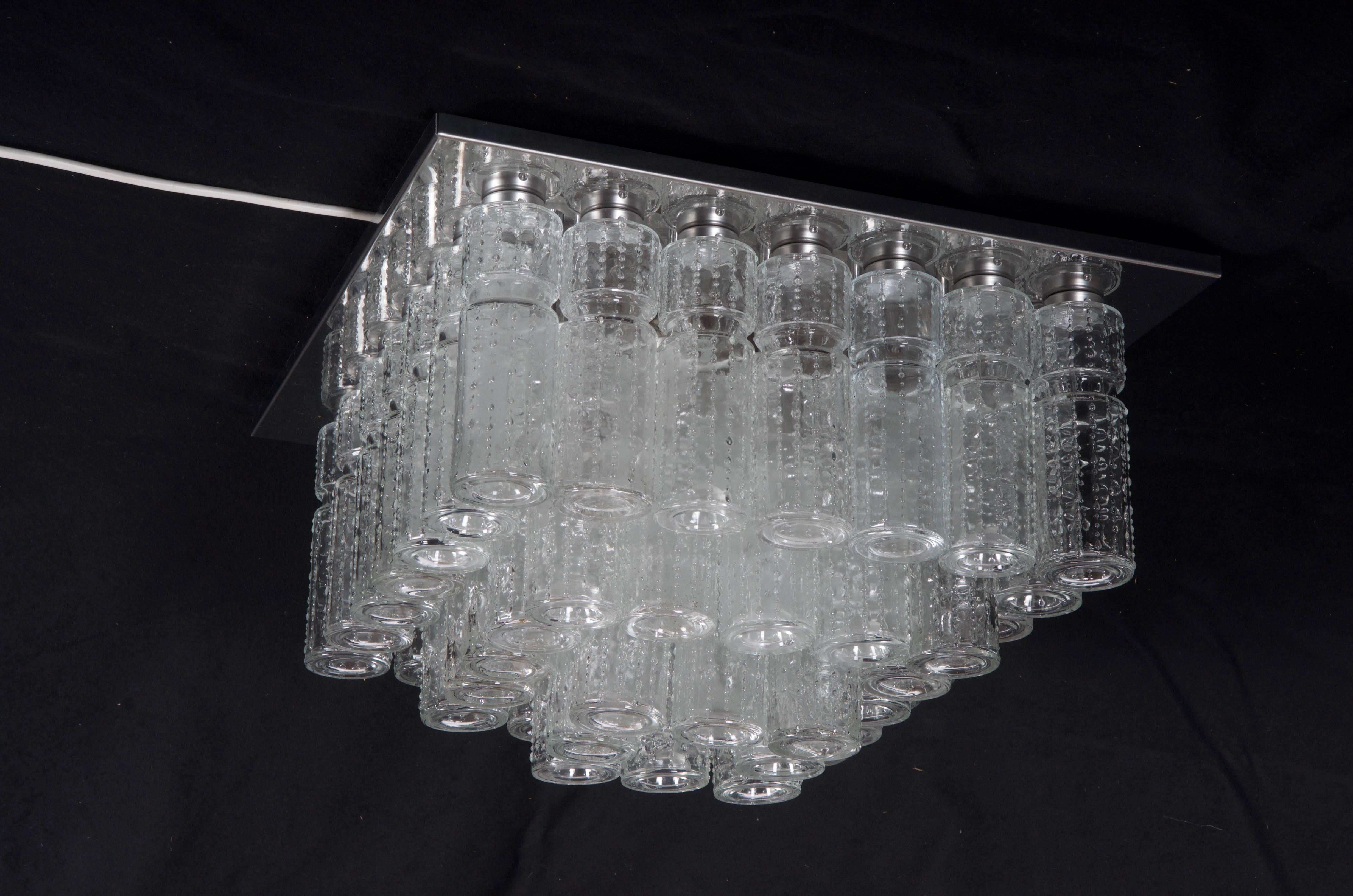 Magnifique grand lustre encastré vintage avec prismes en verre soufflé à la main en vente 3