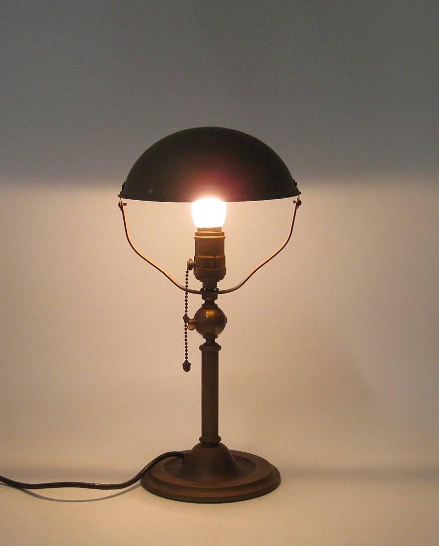 Lampe de table en laiton Art Déco 3