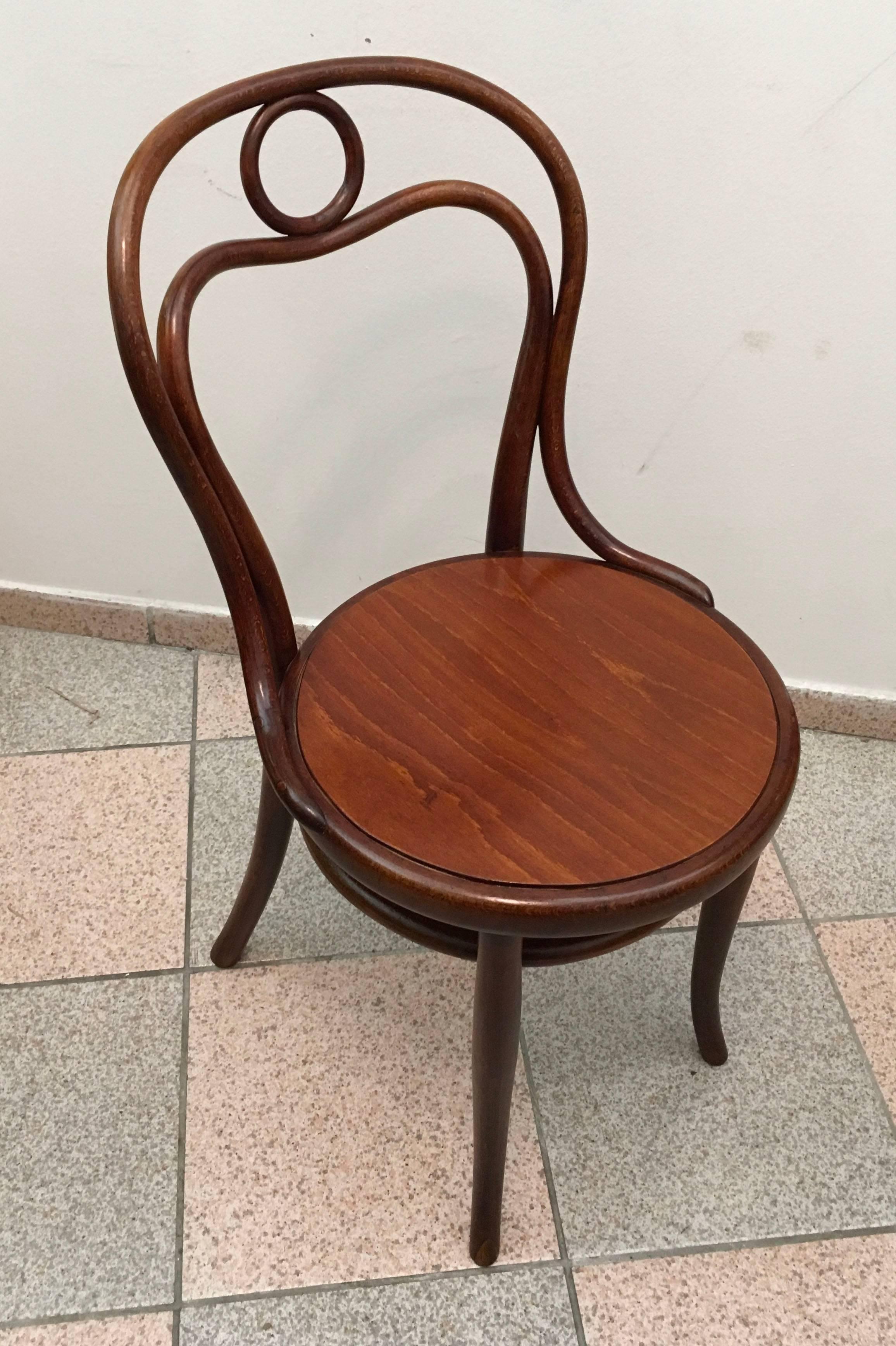 Early 20th Century Thonet Nr. 31 Dining Chair For Sale