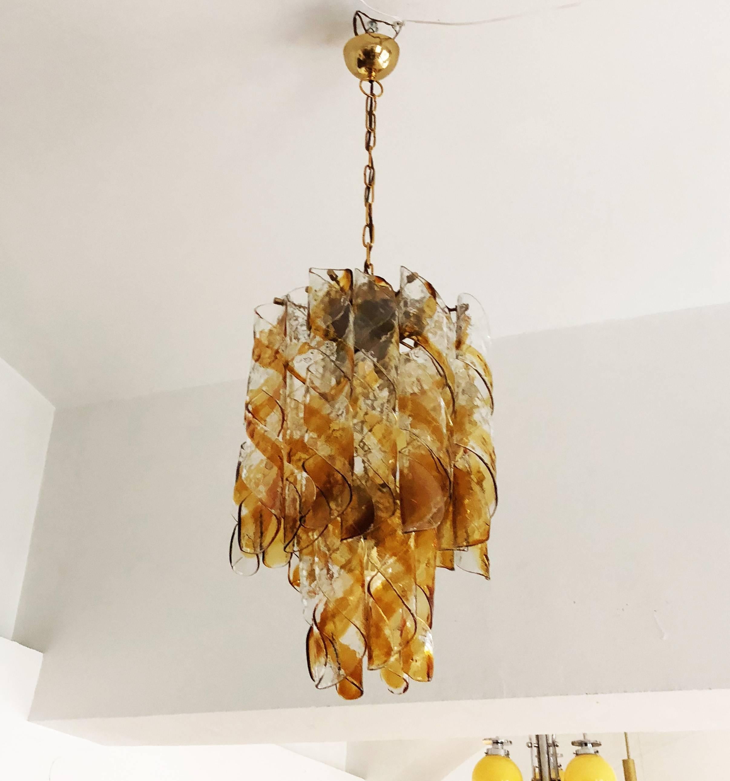 Italian Murano Amber Twisted Glass Chandelier by Mazzega in vendita 3