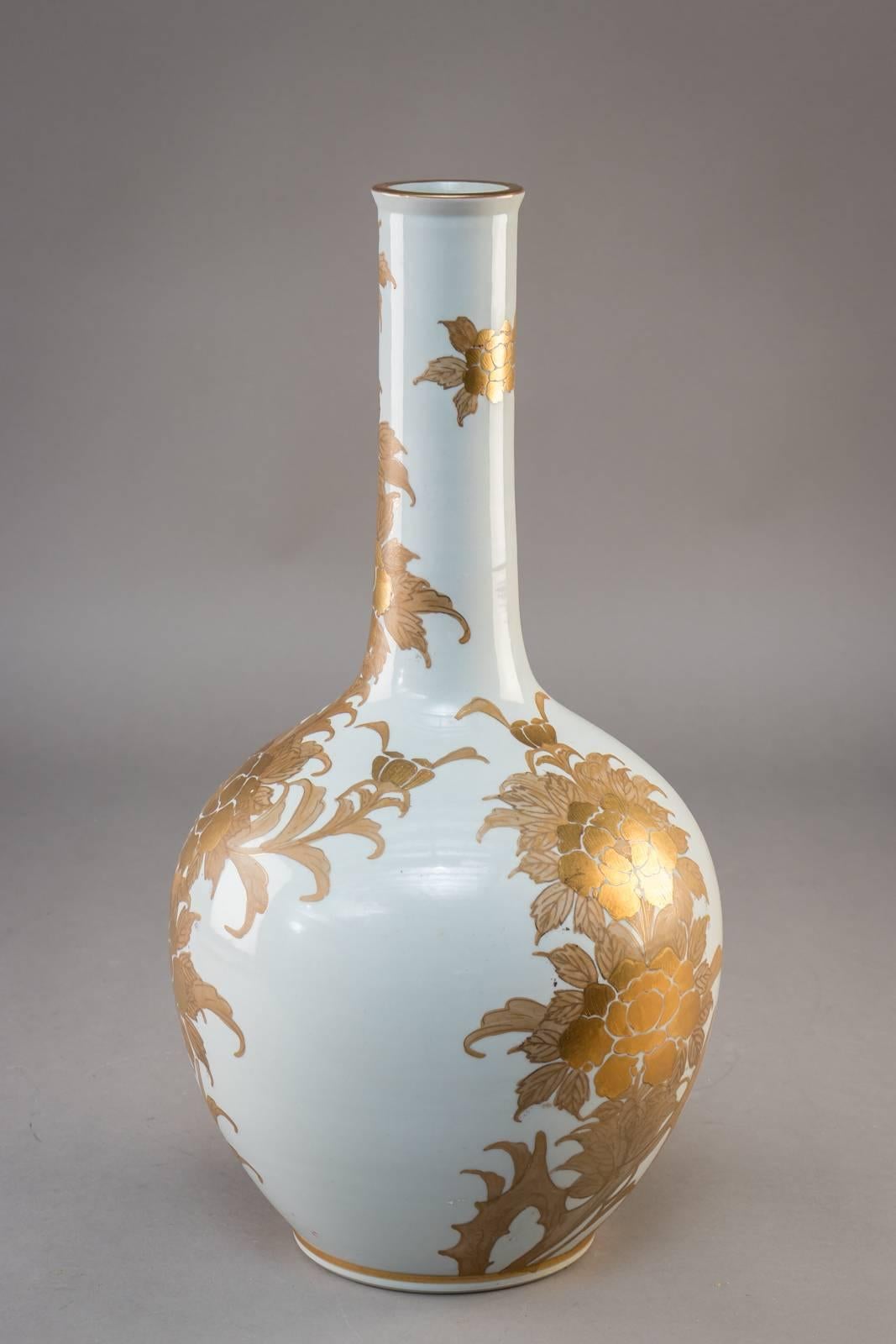 Large Japanese Porcelain Vase In Excellent Condition In Vienna, AT
