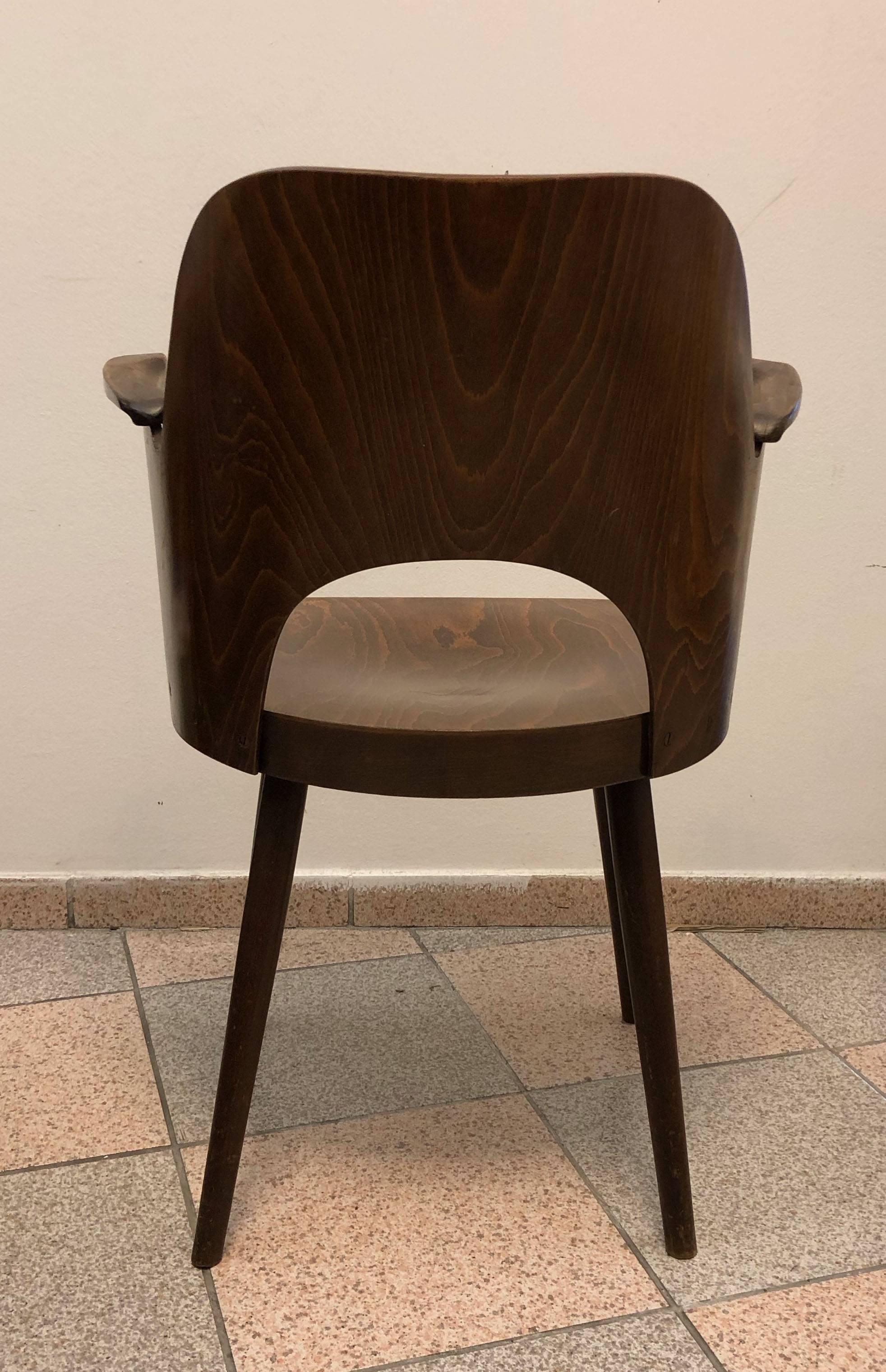 Mid-Century Modern Armchairs by Lubomír Hofmann for Ton/Thonet For Sale