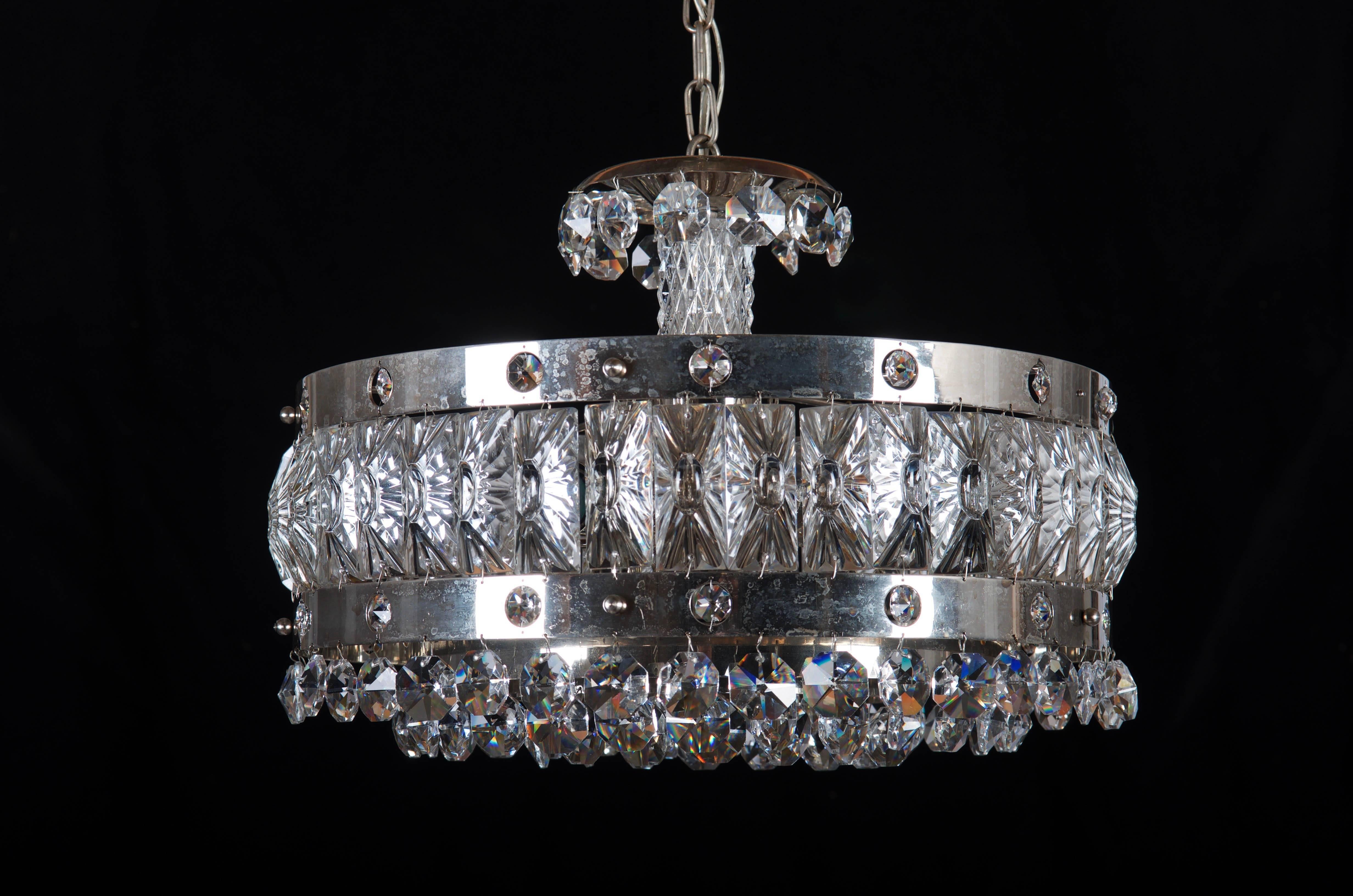 Ottone Lampadario di cristallo del Medioevo in vendita