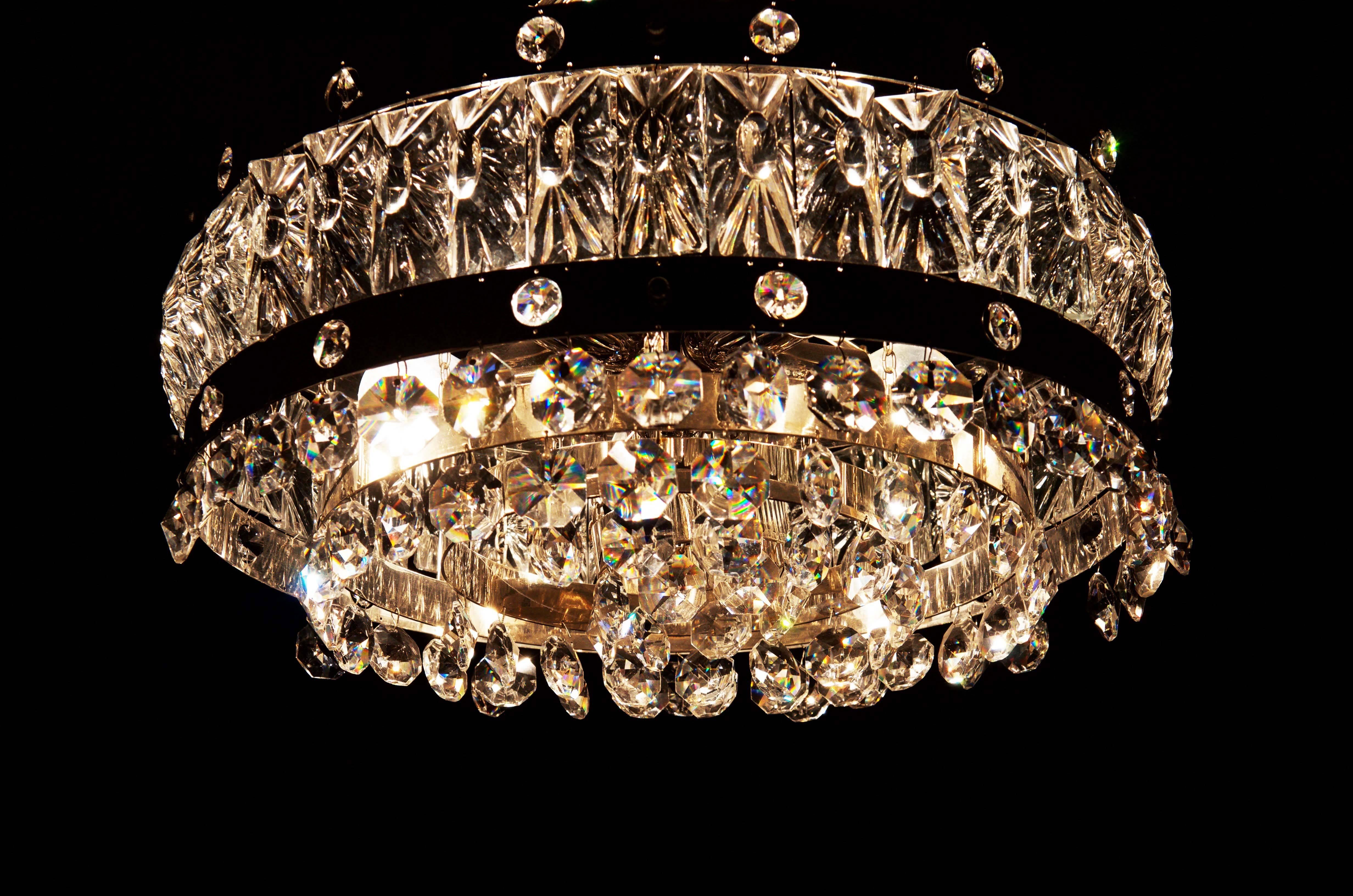 Lampadario di cristallo del Medioevo In condizioni buone in vendita a Vienna, AT