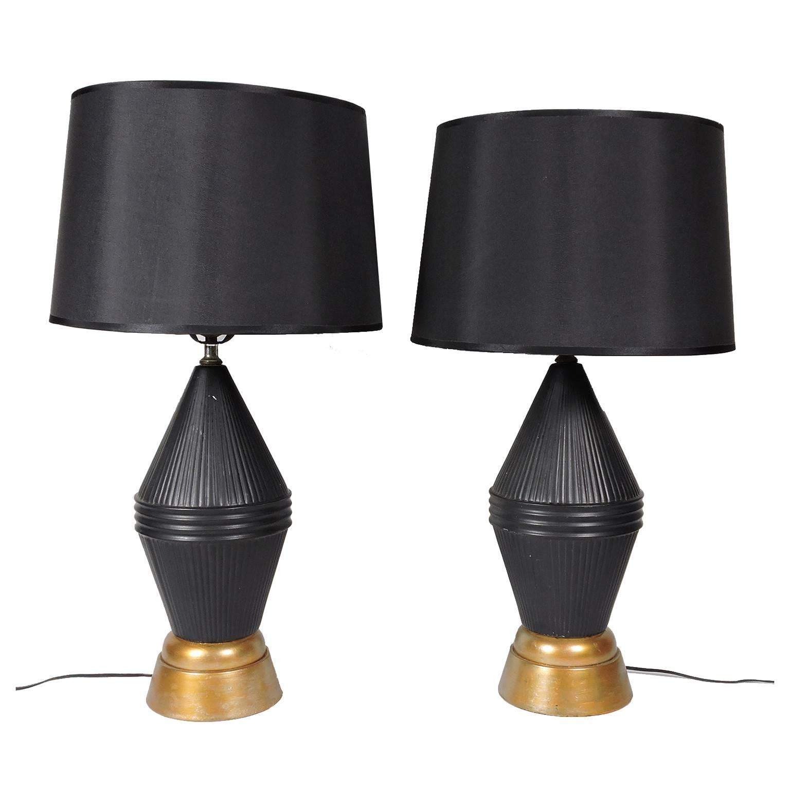 Pair of Mid-Century Modern Black and Gold Patinated Metal Table Lamps For Sale