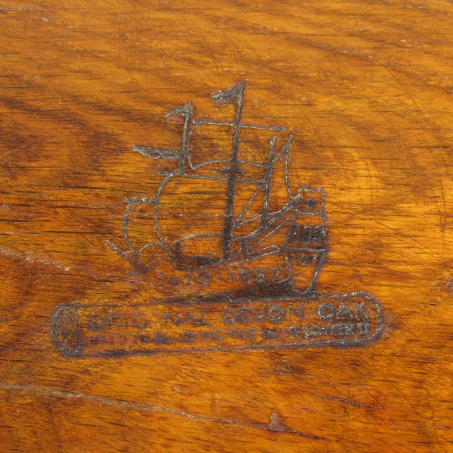 20th Century English Commemorative Mayflower Devon Oak Bench For Sale 1