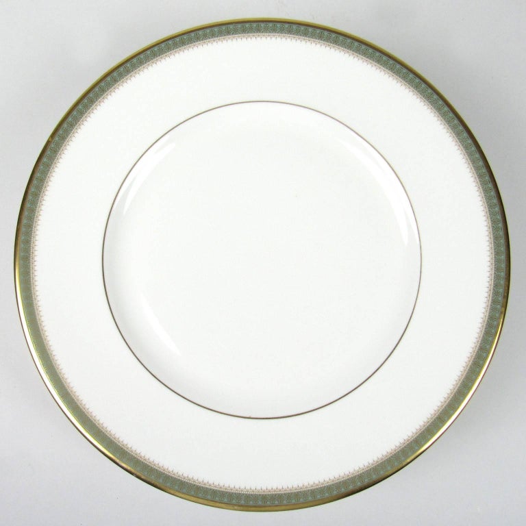 Set of Twelve Royal Doulton 'Clarendon' Dinner Plates For Sale at 1stdibs
