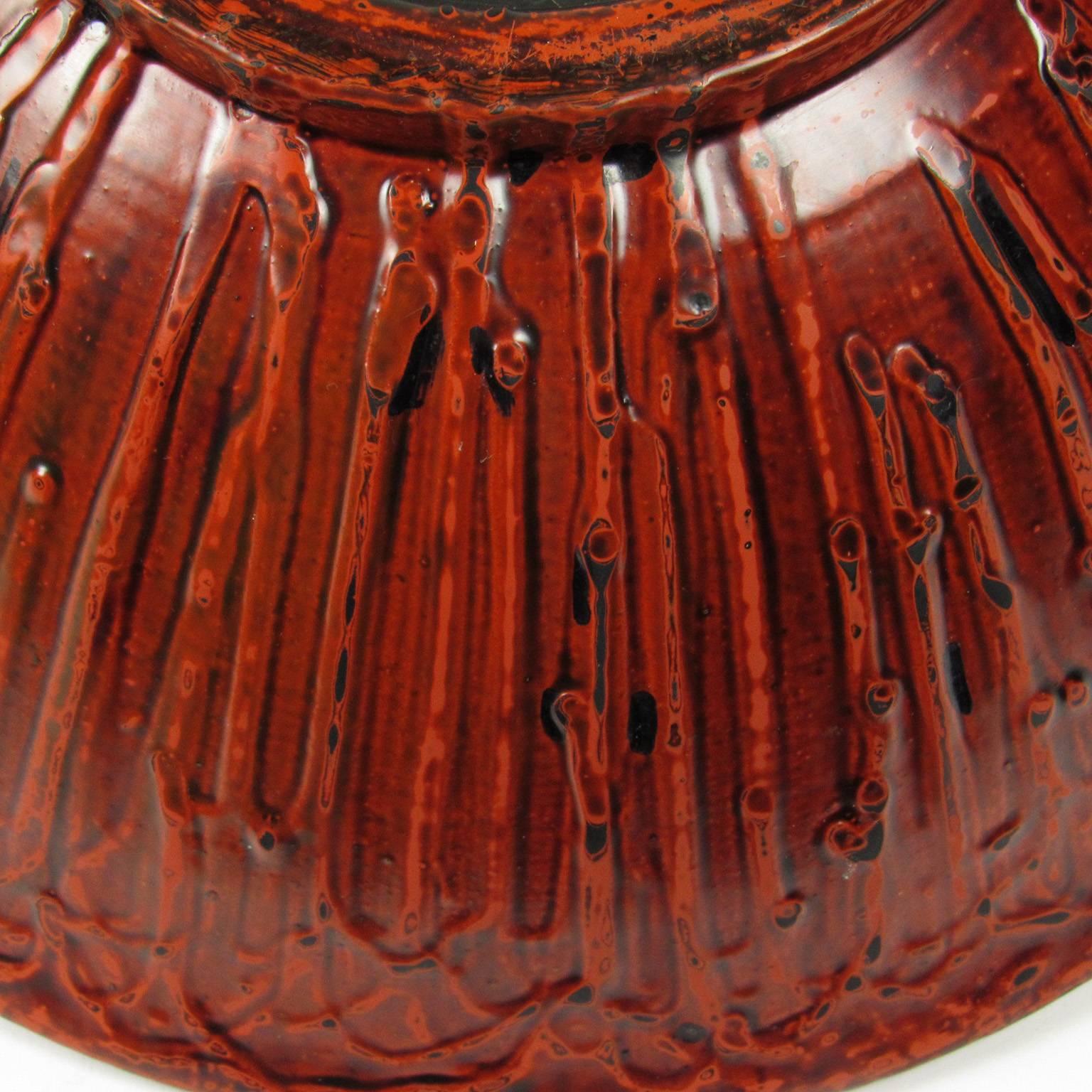 20th Century Midcentury Japanese Red Marbleized Lacquer Wide Rimmed Bowl For Sale