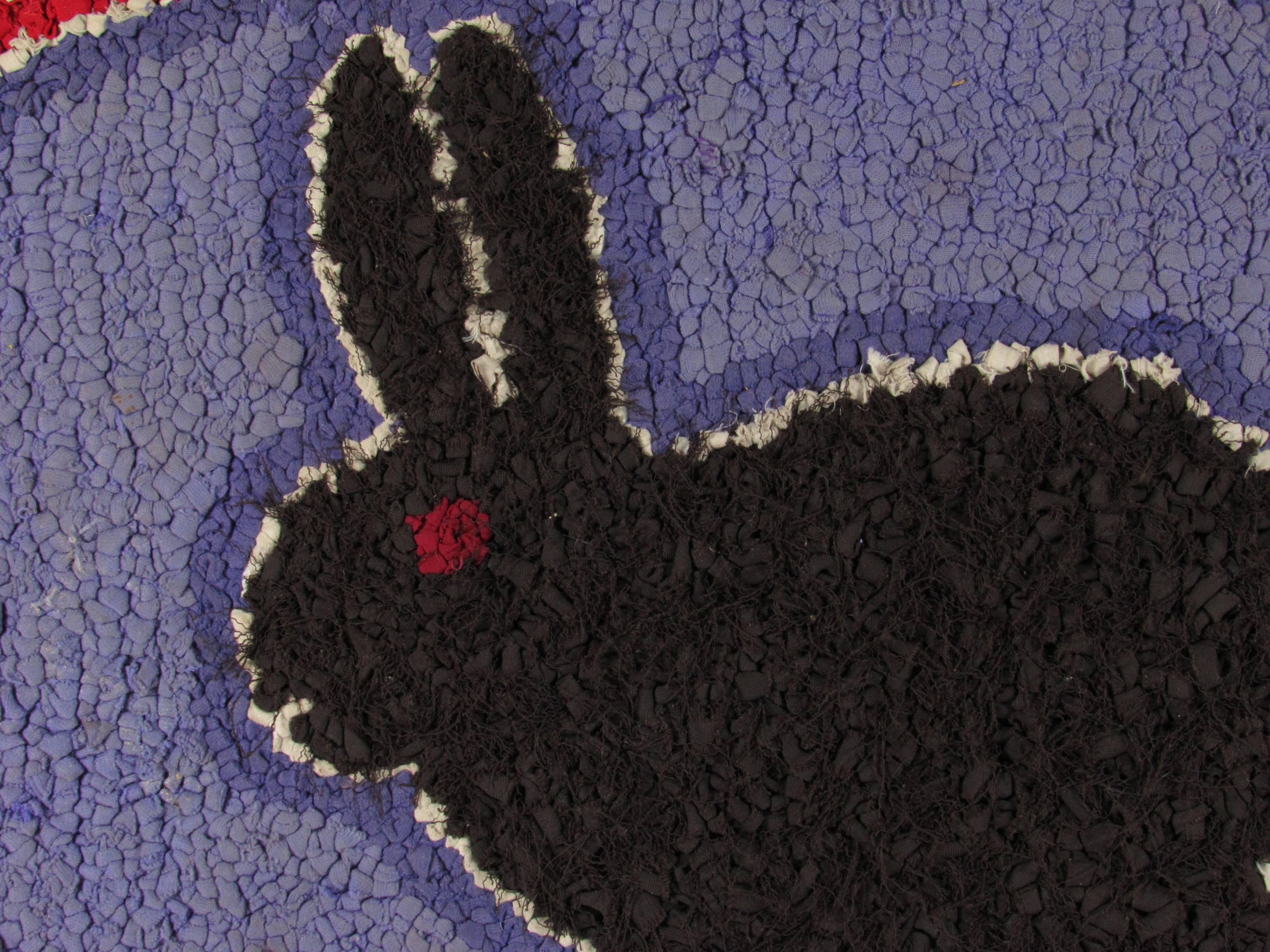 American Folk Art Rabbit in Diamond Hooked Rug In Good Condition For Sale In Concord, MA