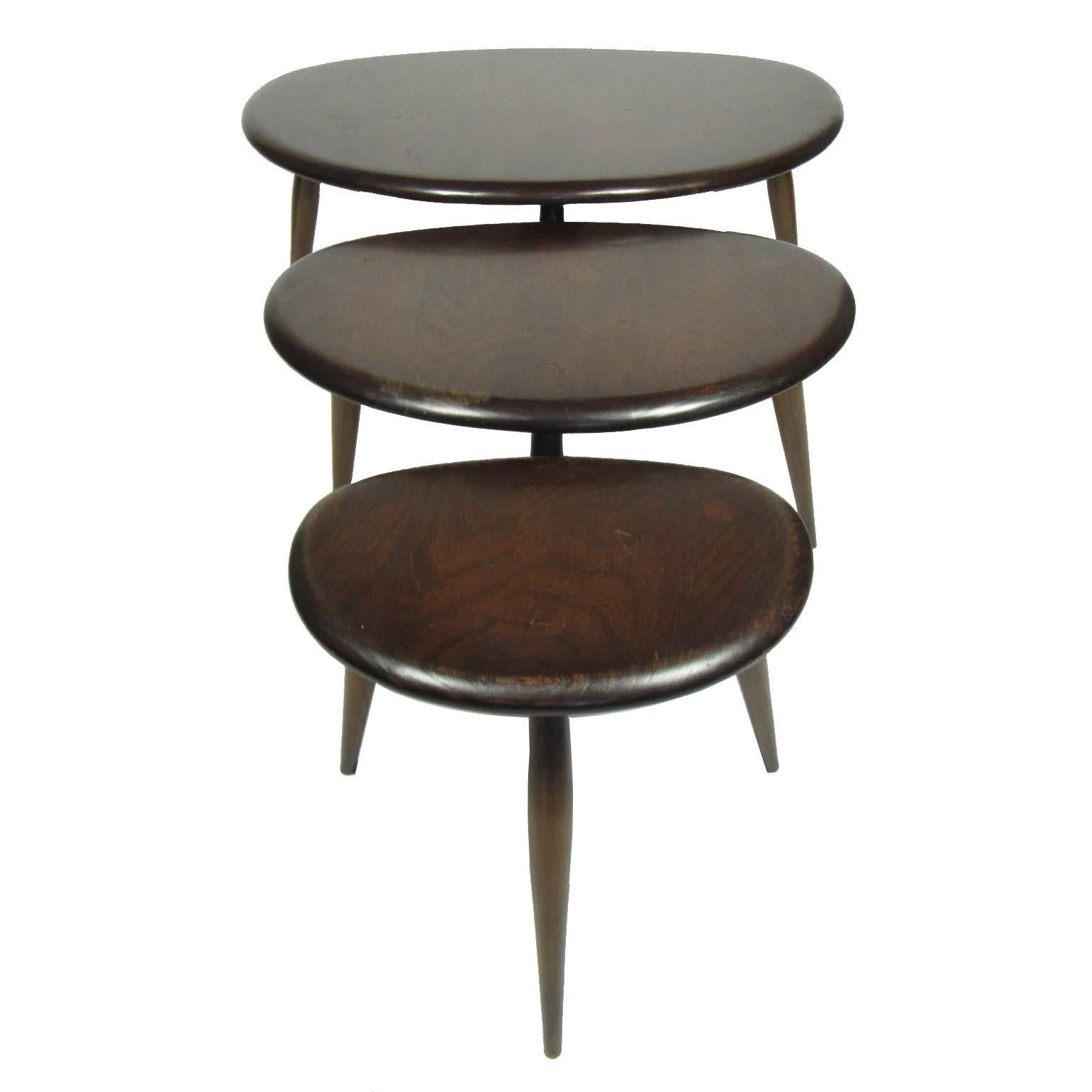 English Set of Three Mid-Century Modern Ercol Pebble Elmwood Nesting Tables For Sale