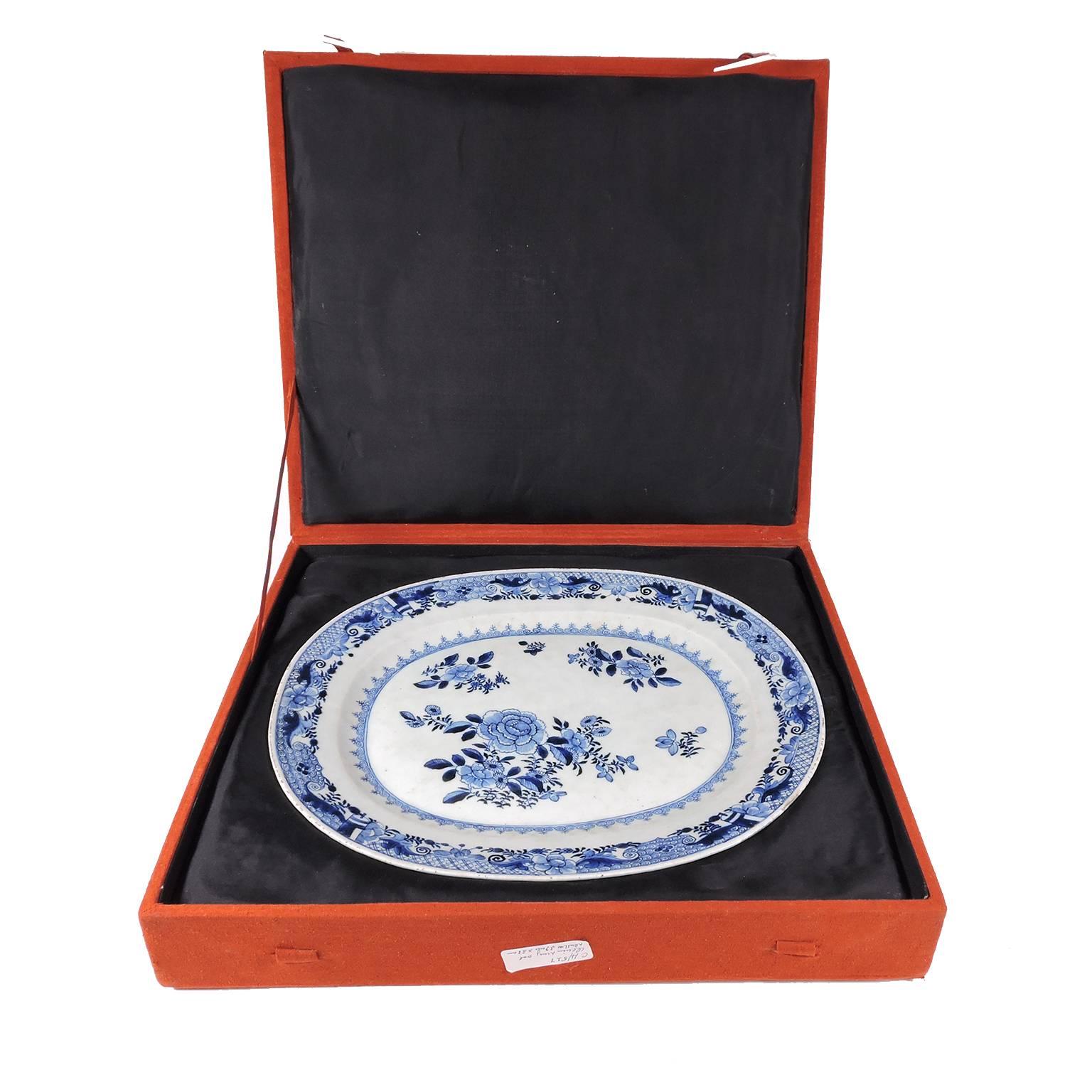 Chinese Qianlong blue and white porcelain platter, 18th century with floral decoration and fitted box. Exceptional quality. Platter: 15 1/4 x 13 inches; box: 17 3/4 15 1/2 x 3 inches.
Provenance: From an Important Collection of Asian Art. More