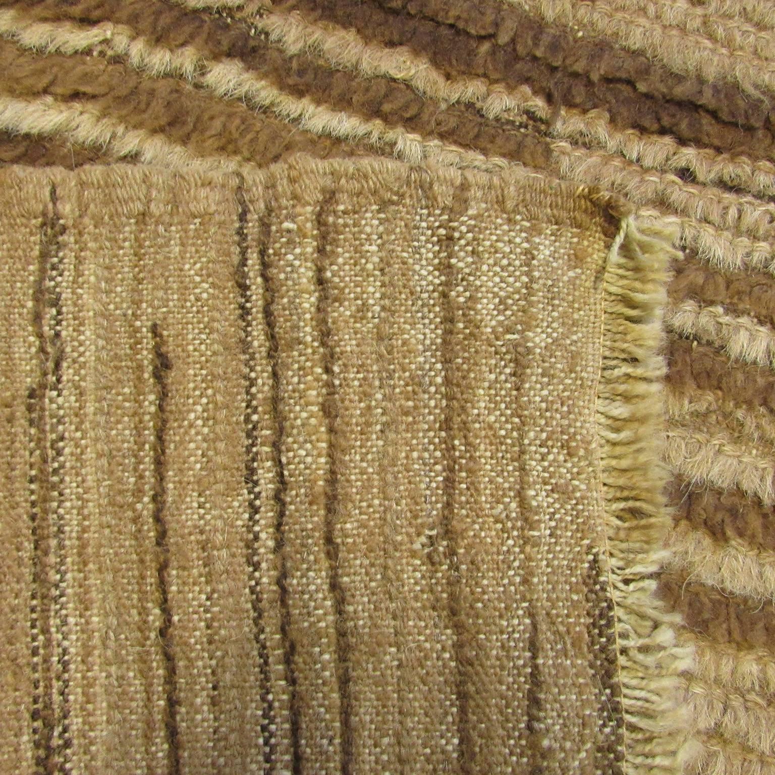 Mid-20th century Turkish Tulu carpet with wonderful wool.
Measures: 6'3