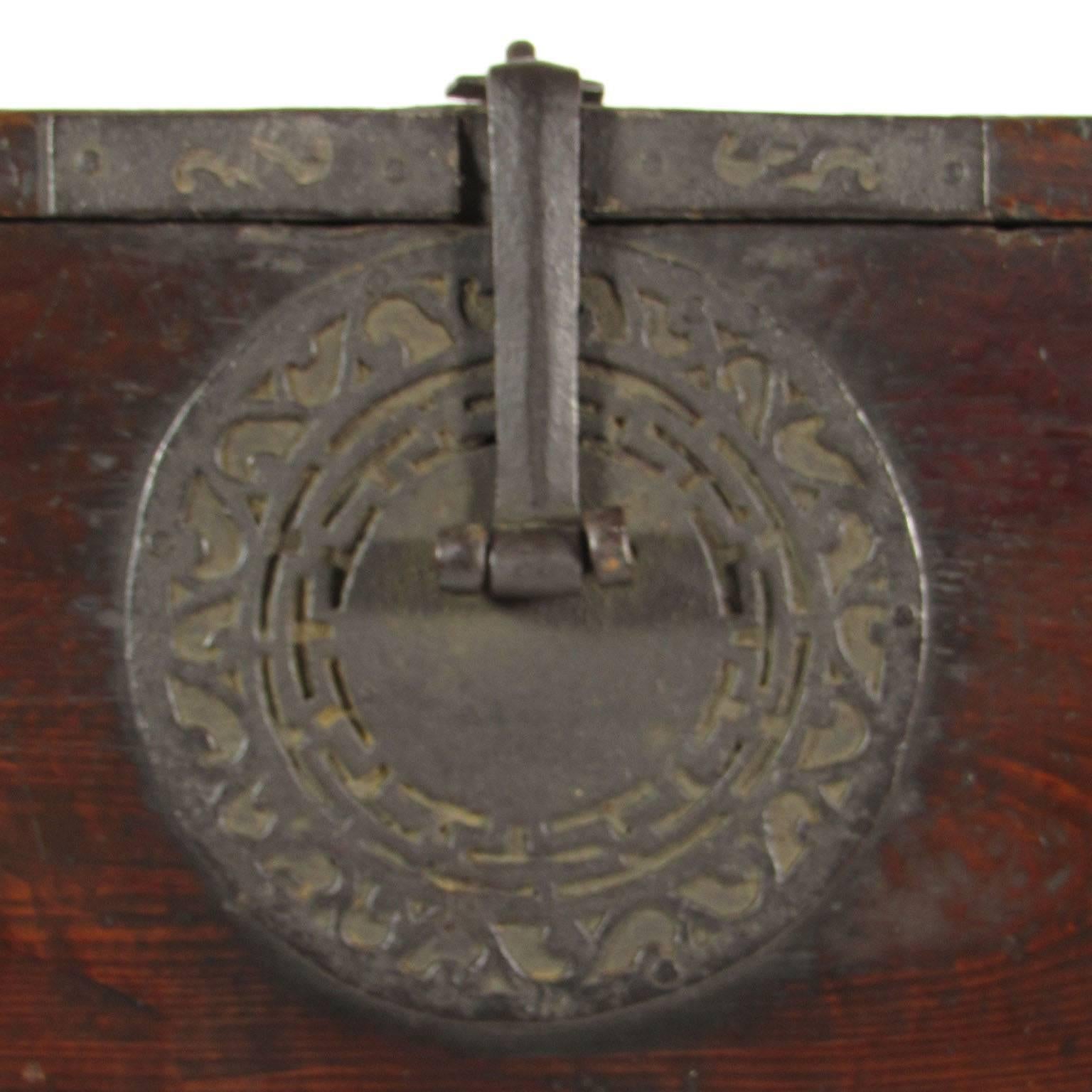 19th Century Korean Hardwood Bandaji Blanket Chest with Iron Mounts For Sale 3