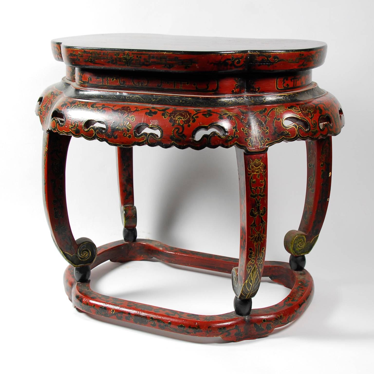 Antique Pair of Chinese Red and Black Lacquer Side Tables In Good Condition For Sale In Concord, MA