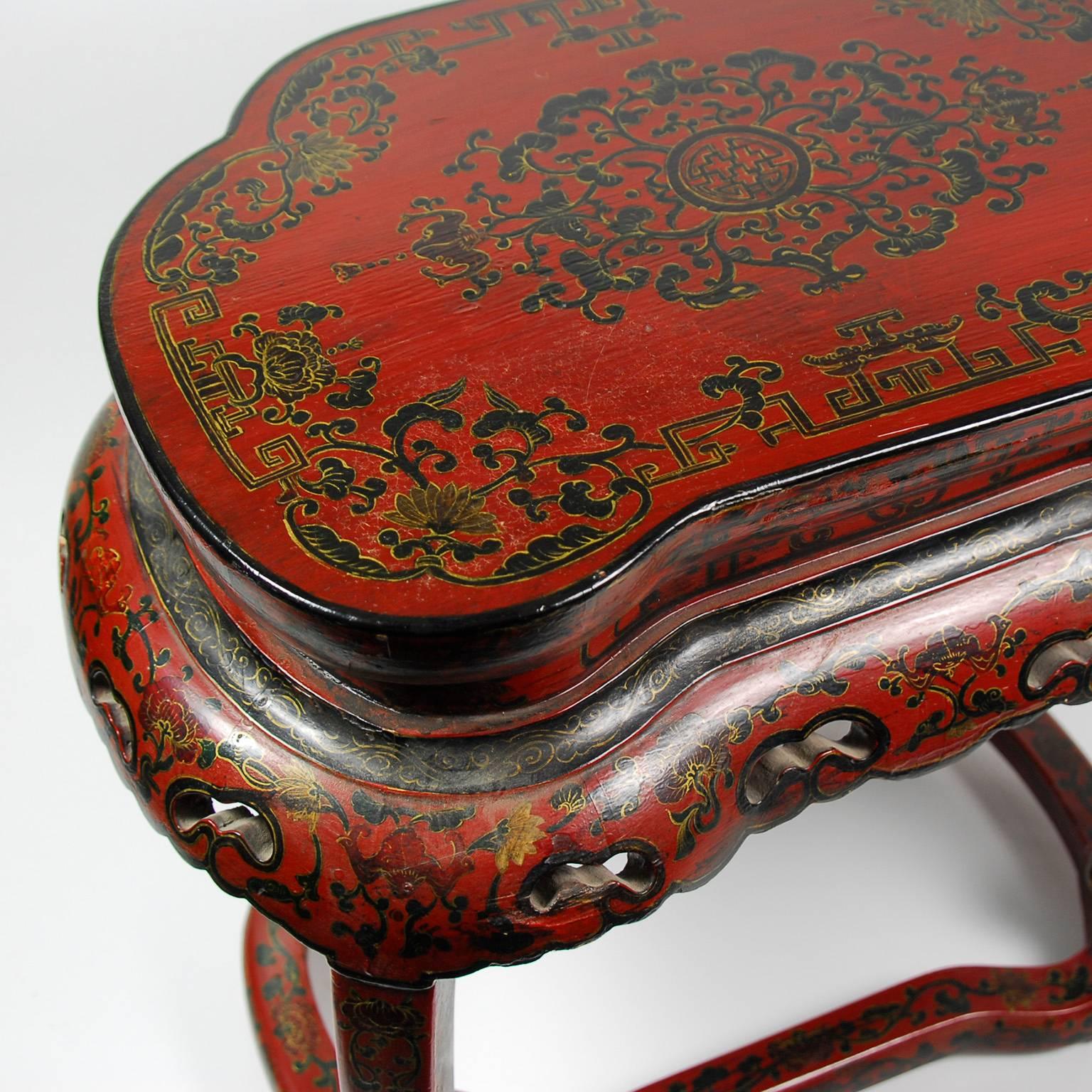 Antique Pair of Chinese Red and Black Lacquer Side Tables For Sale 2