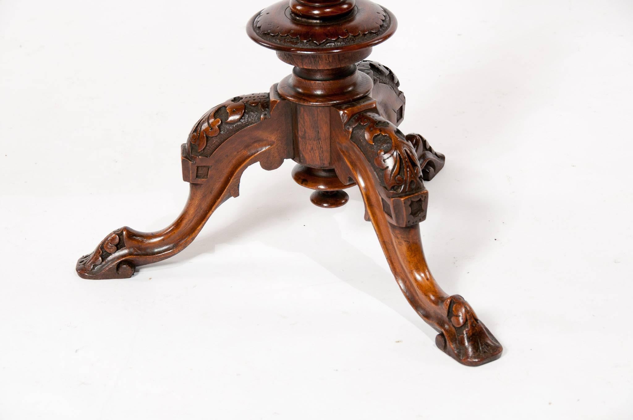 Quality Irish Victorian Inlaid Walnut Tripod Occasional Table In Excellent Condition In Benington, Herts