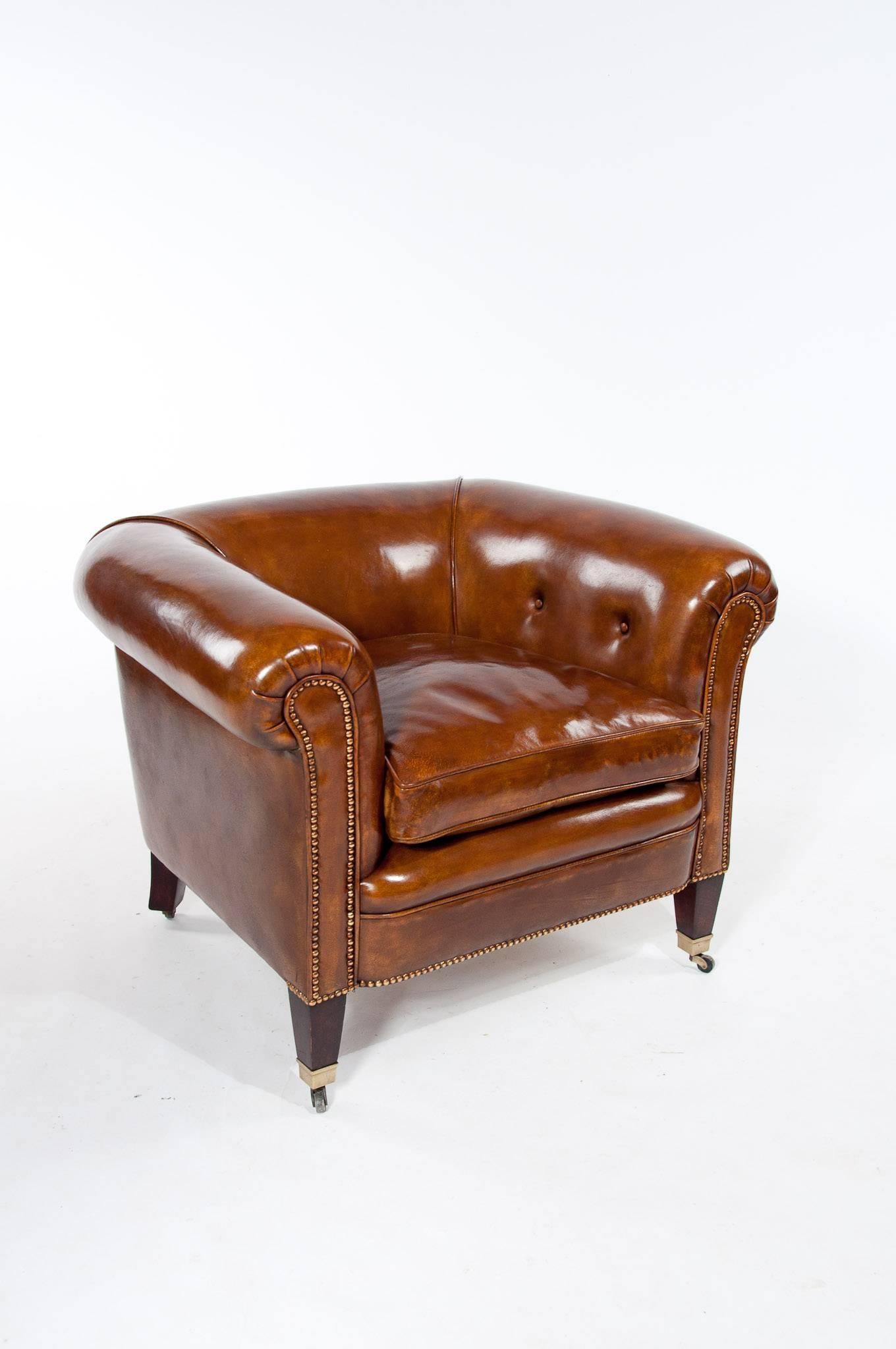 English Quality Pair of Antique Leather Tub Armchairs