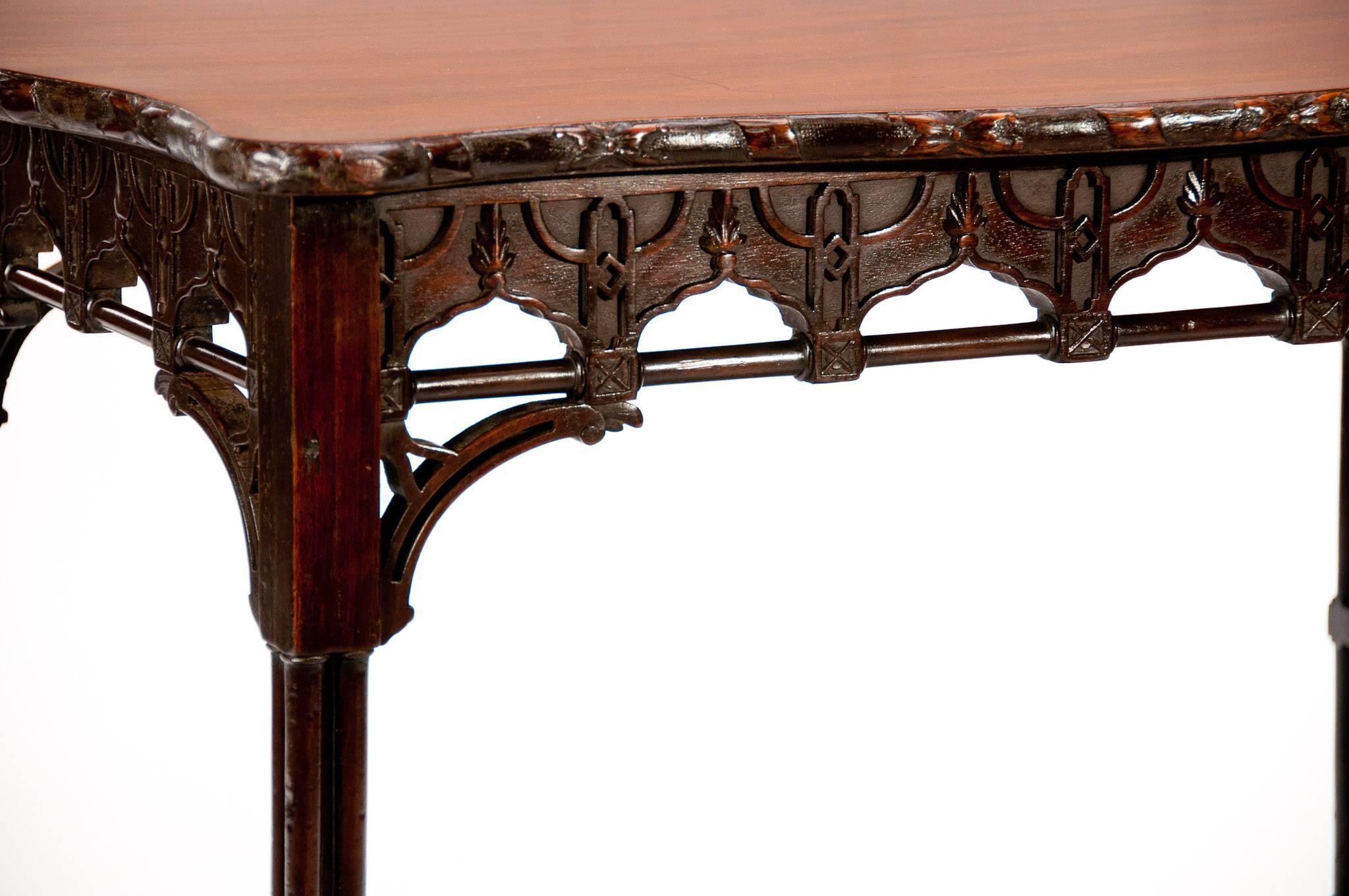 Georgian Quality Antique Mahogany Silver Table