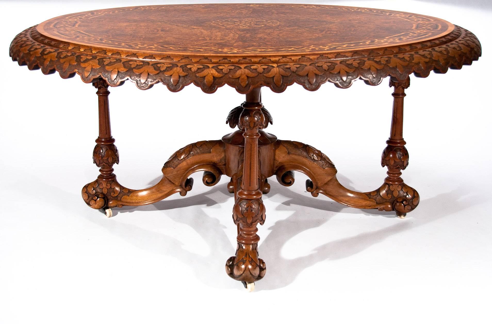 Magnificent and Large Victorian Burr Walnut Centre Table In Excellent Condition In Benington, Herts