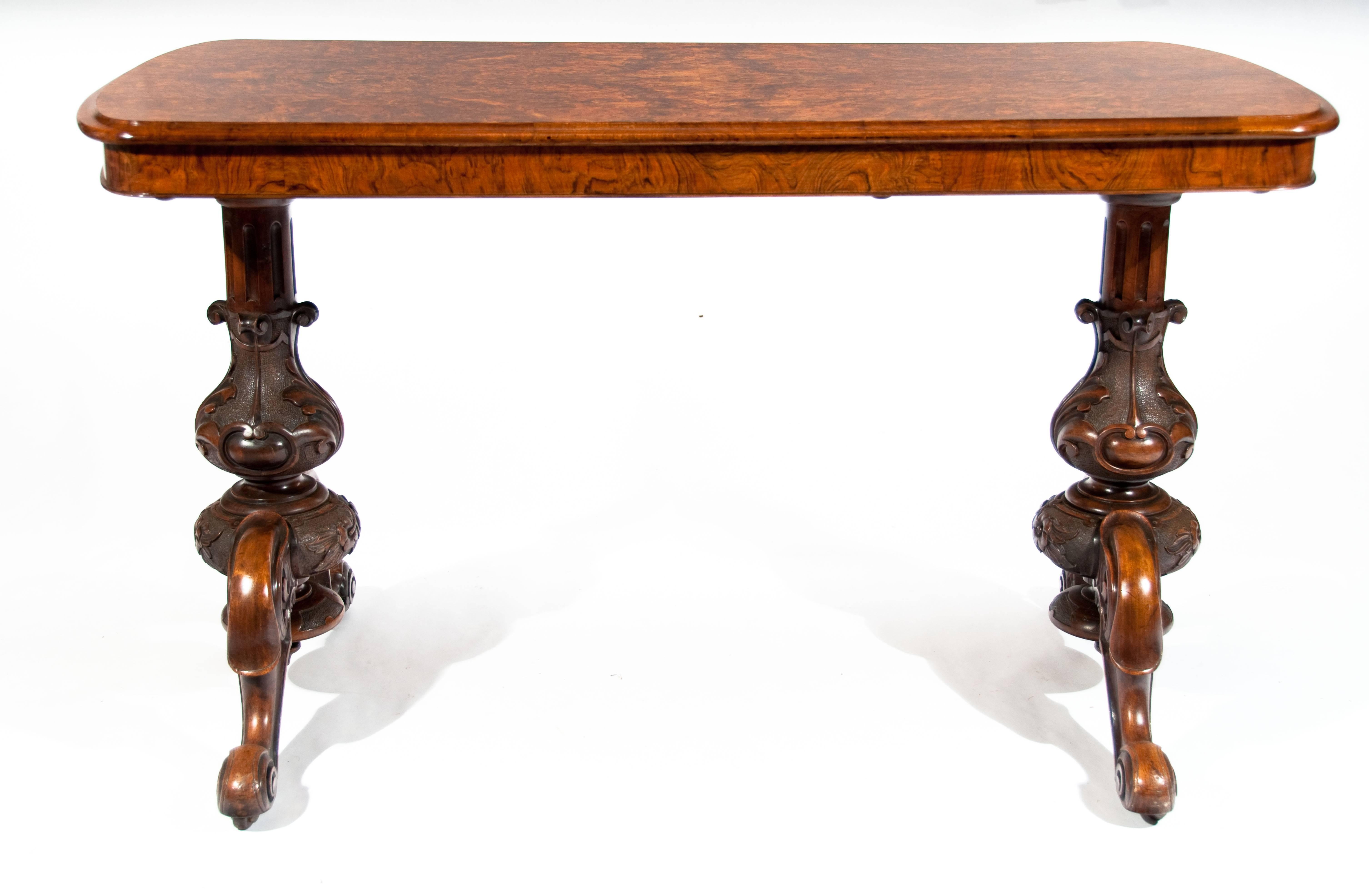19th Century Superb Quality Victorian Burr Walnut Table