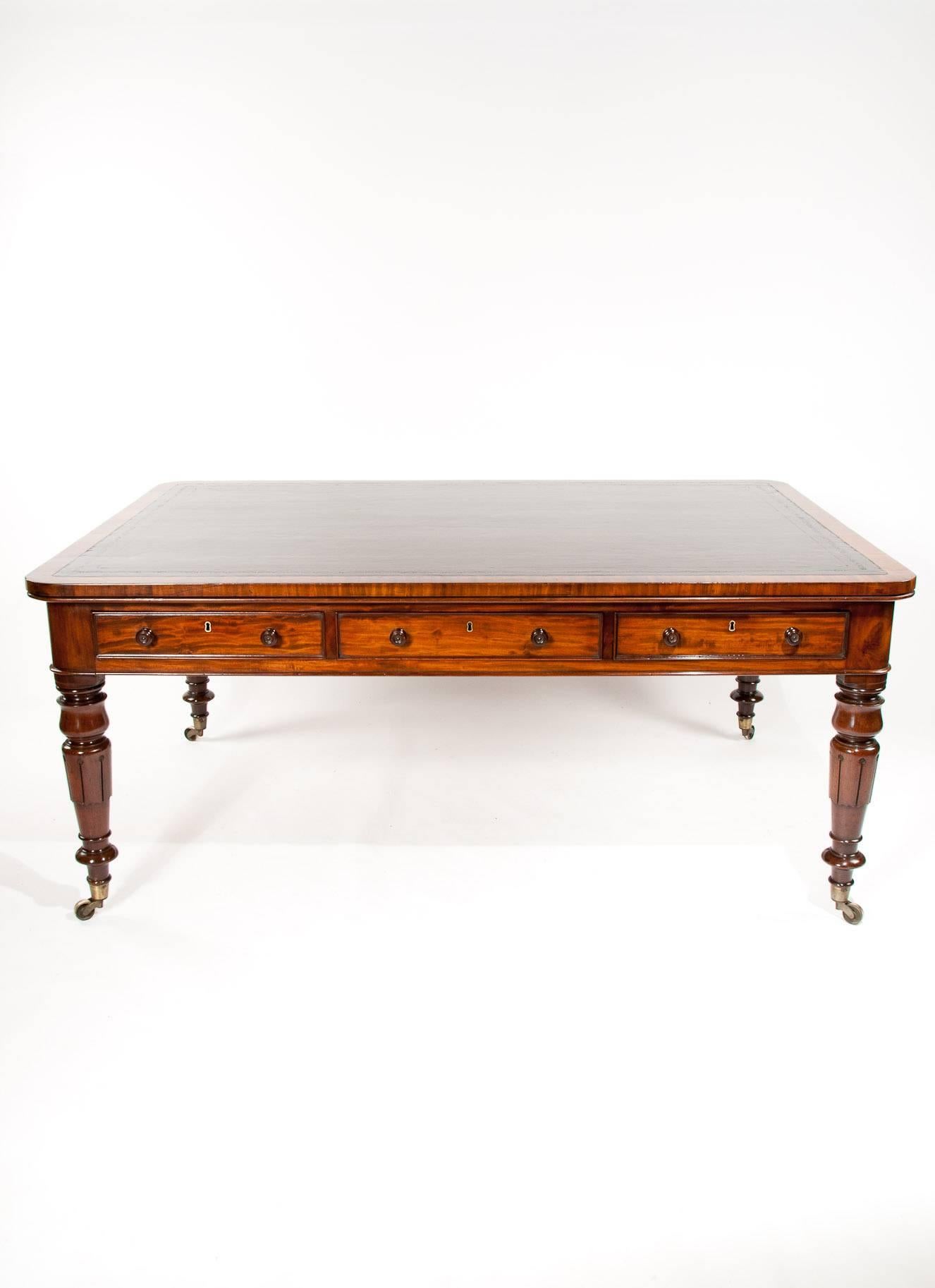 Superb Antique Mahogany Partners Writing Table In Excellent Condition In Benington, Herts