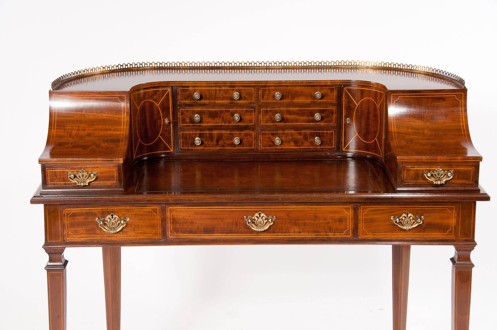 Fine 19th Century Mahogany Inlaid Carlton House Desk In Excellent Condition In Benington, Herts