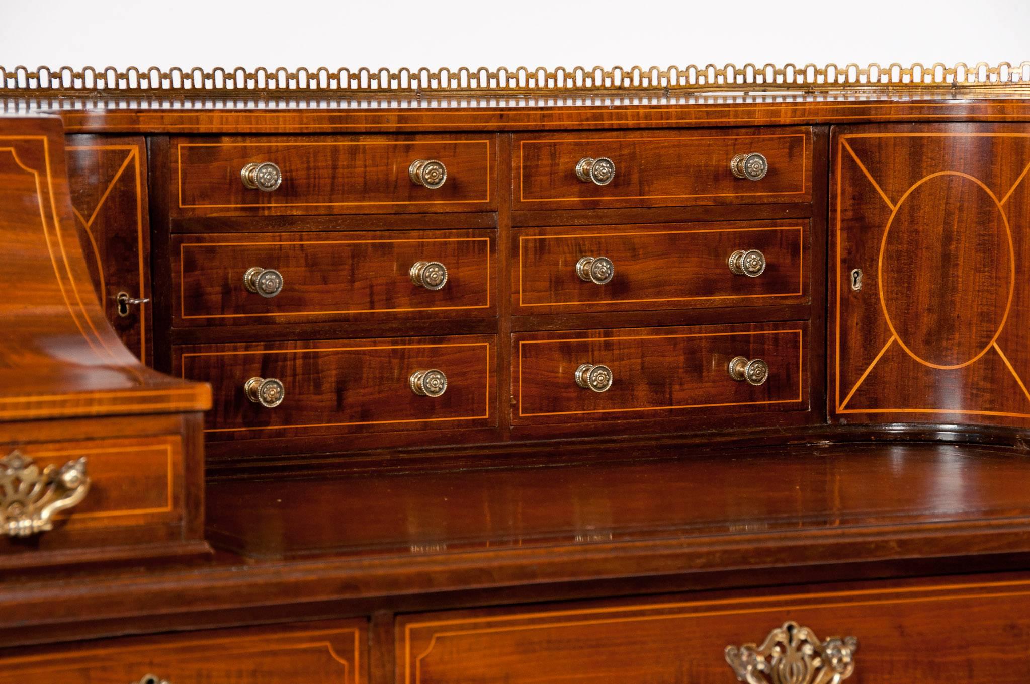 English Fine 19th Century Mahogany Inlaid Carlton House Desk