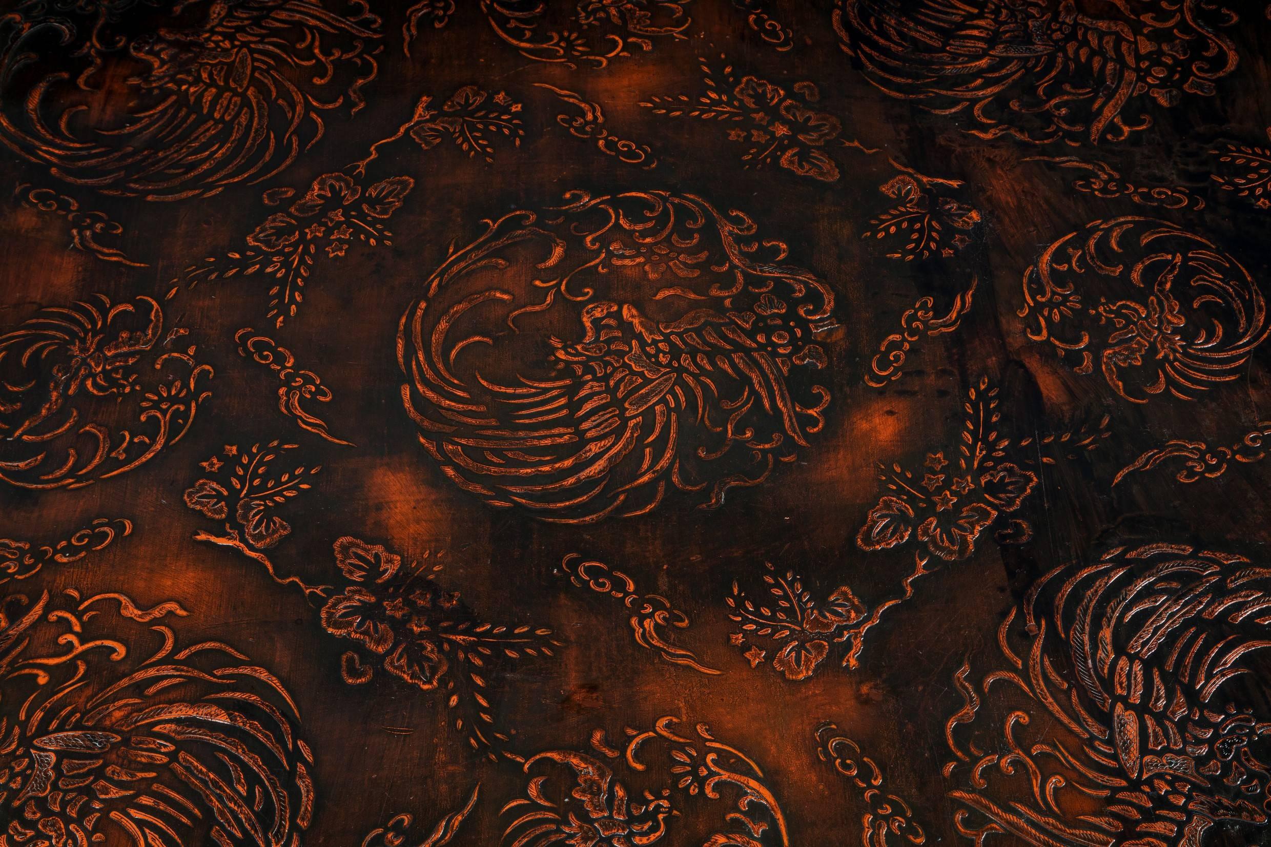 Chinese Lacquered Coffee Table Mid-20th Century 3