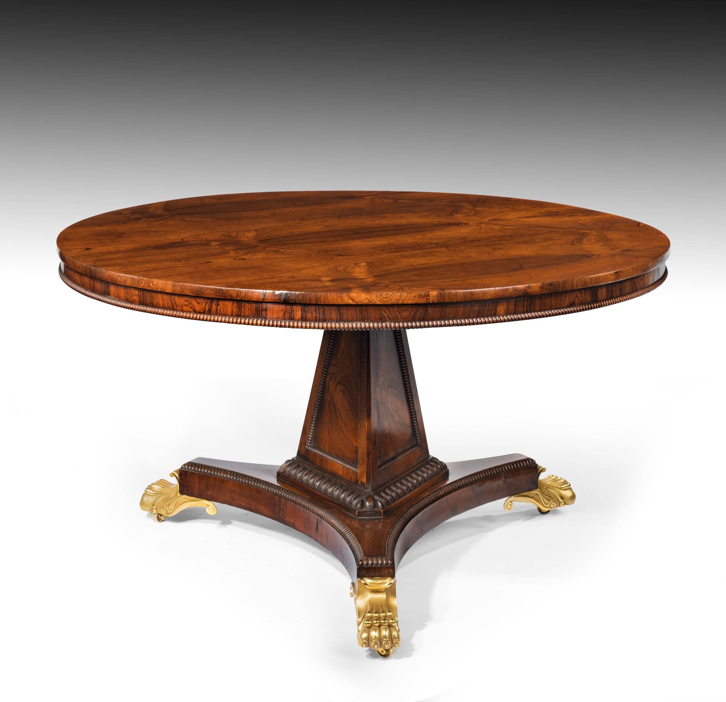 An extremely fine early 19th century breakfast table in the manner of Gillows of Lancaster. 
This well proportioned and very fine rosewood table has been constructed to the highest of standards dating to circa 1820 believed to made by Gillows of