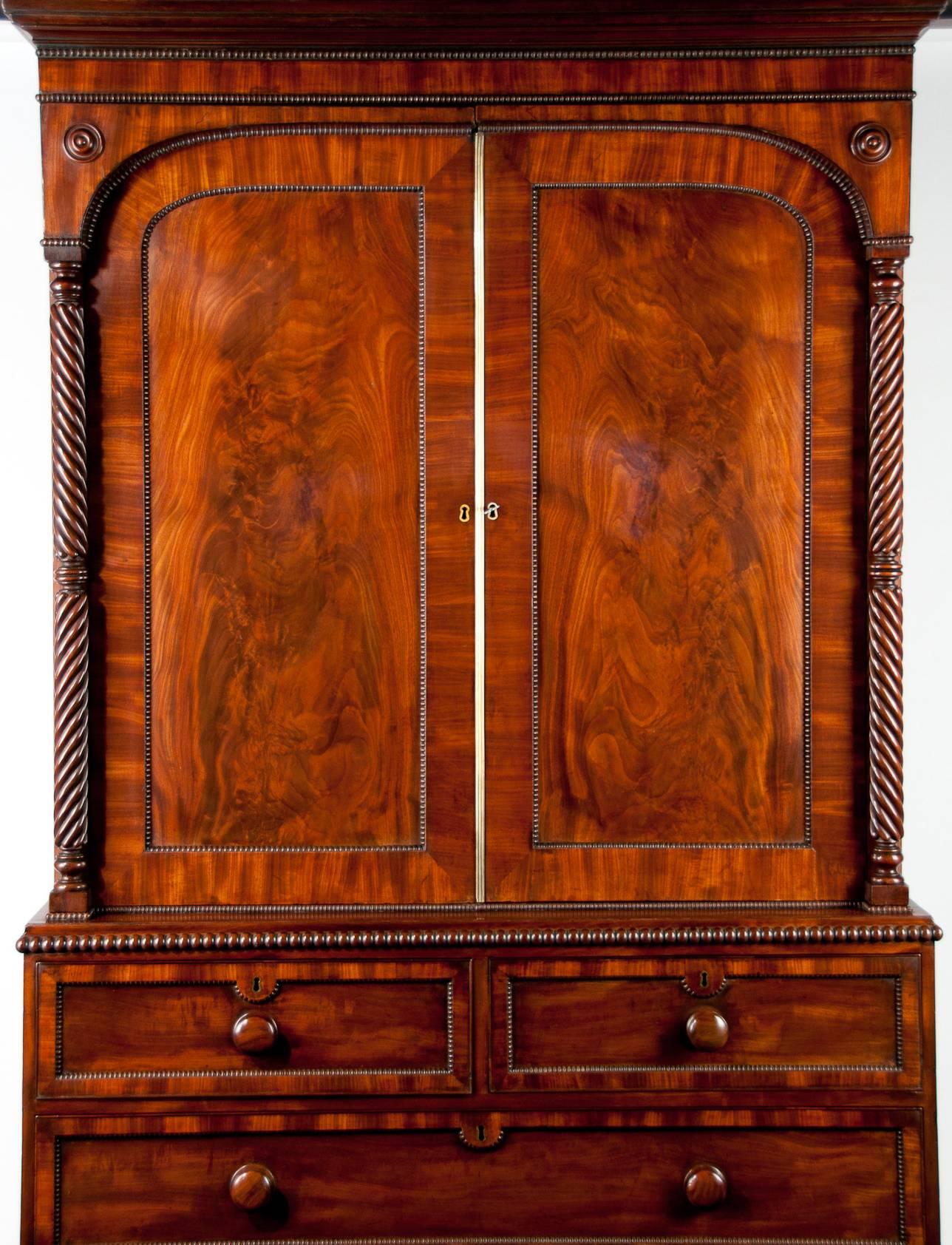 Superb William IV  Mahogany Linen Press In Excellent Condition In Benington, Herts